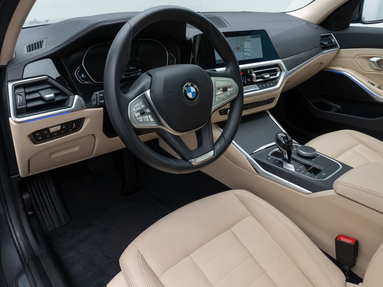 BMW 320d Luxury Line - Samsaru's Car Outlet