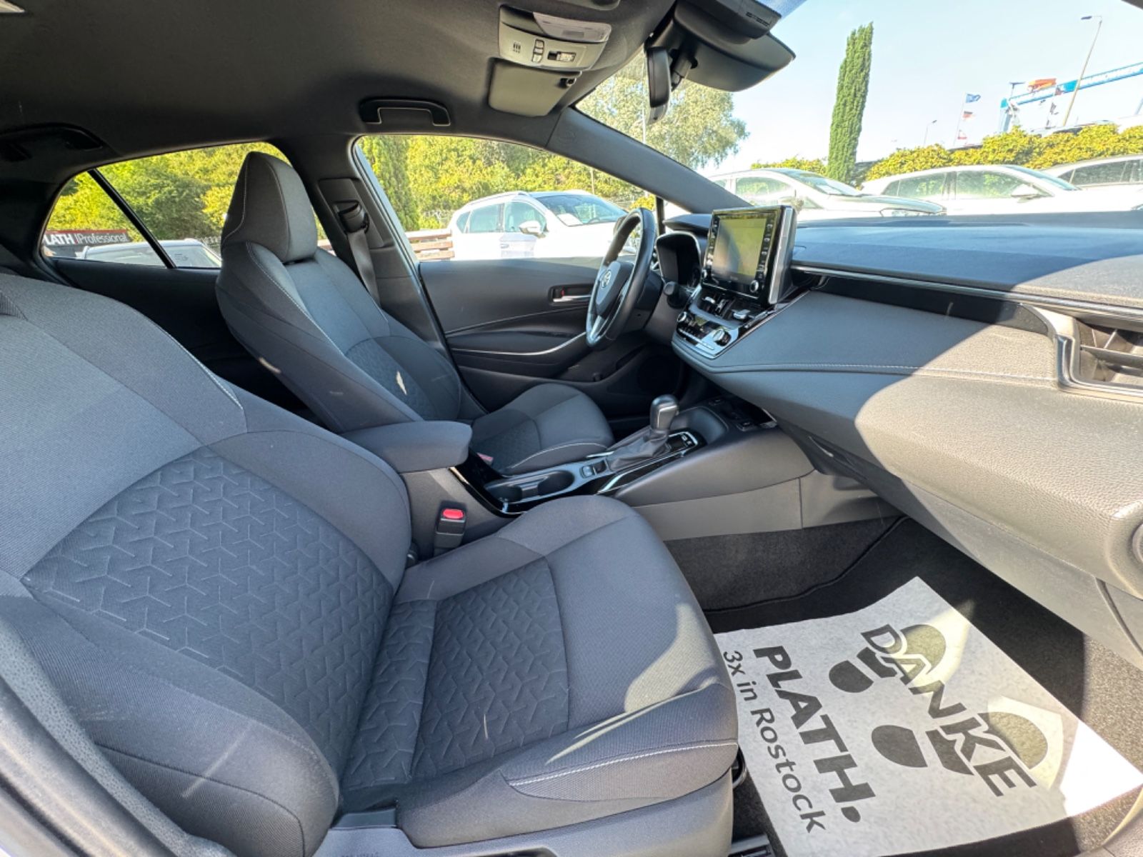 Toyota Corolla Hybrid - Samsaru's Car Outlet