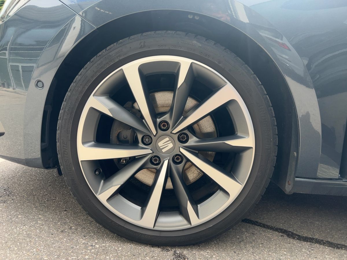 Seat Leon Sportstourer FR 1.5 eTSI ACT - Samsaru's Car Outlet