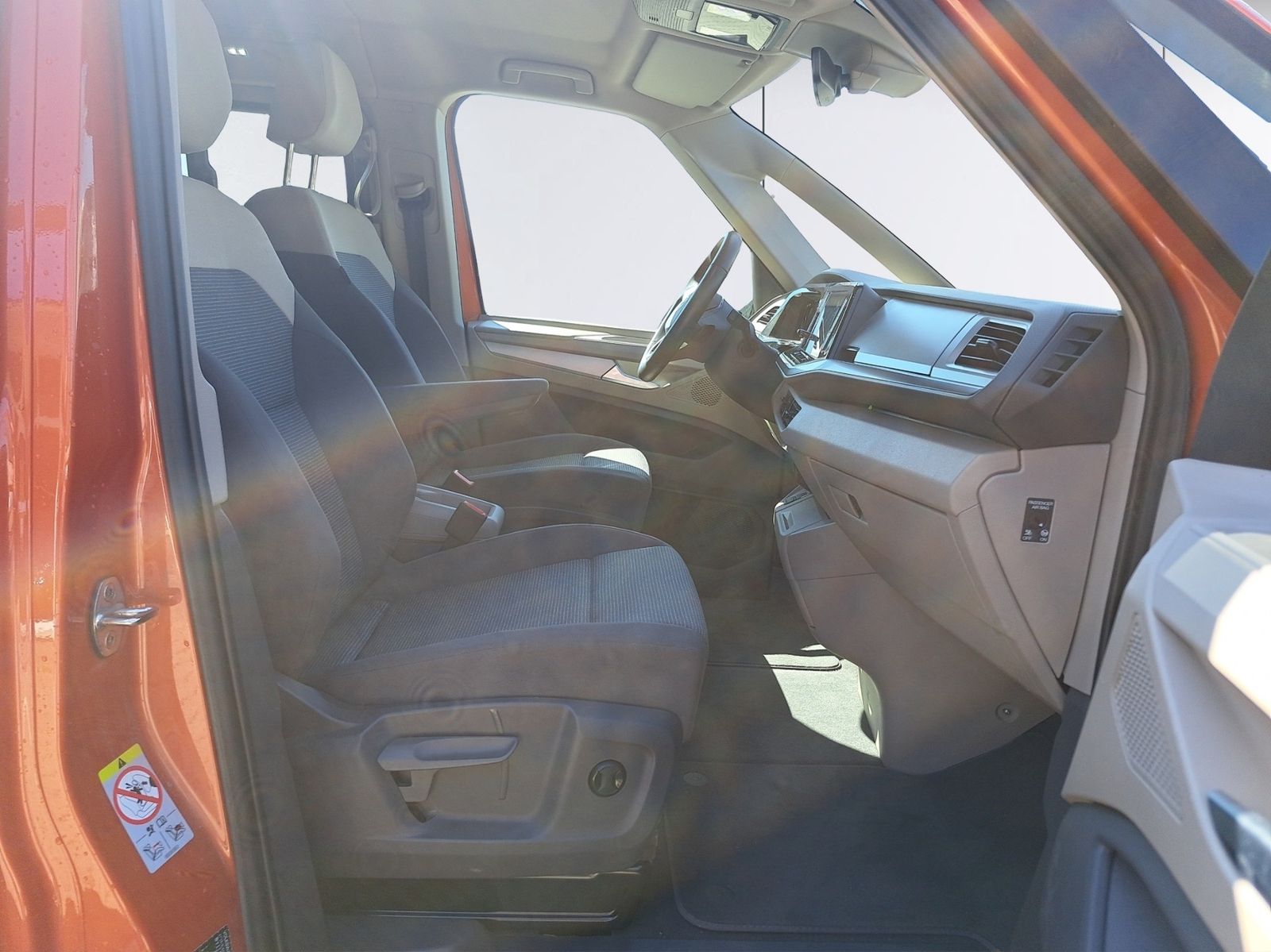 Volkswagen T7 Multivan 1.4 TSI eHybrid - Samsaru's Car Outlet