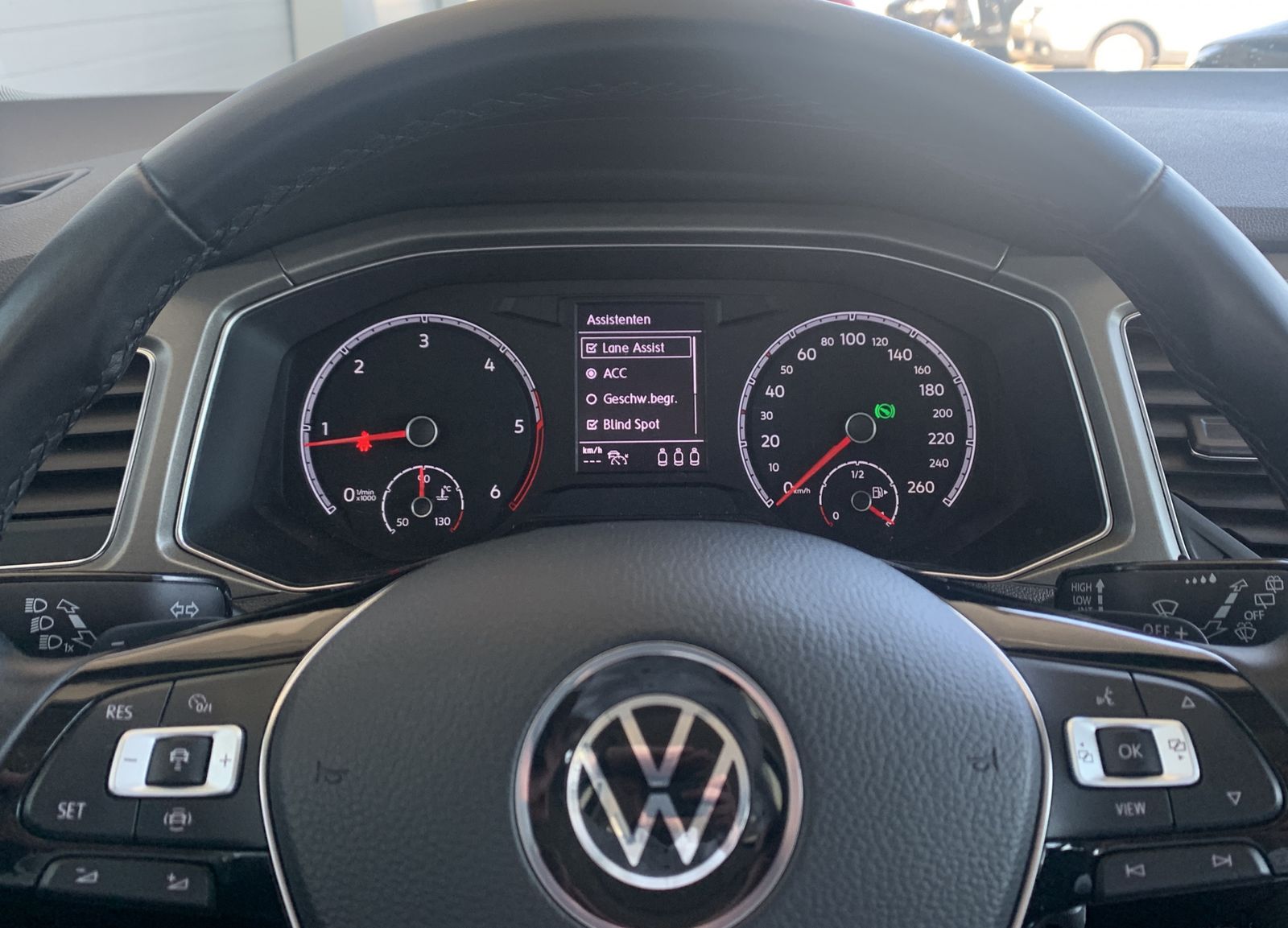 Volkswagen T-Roc 2.0 TDI Style - Samsaru's Car Outlet