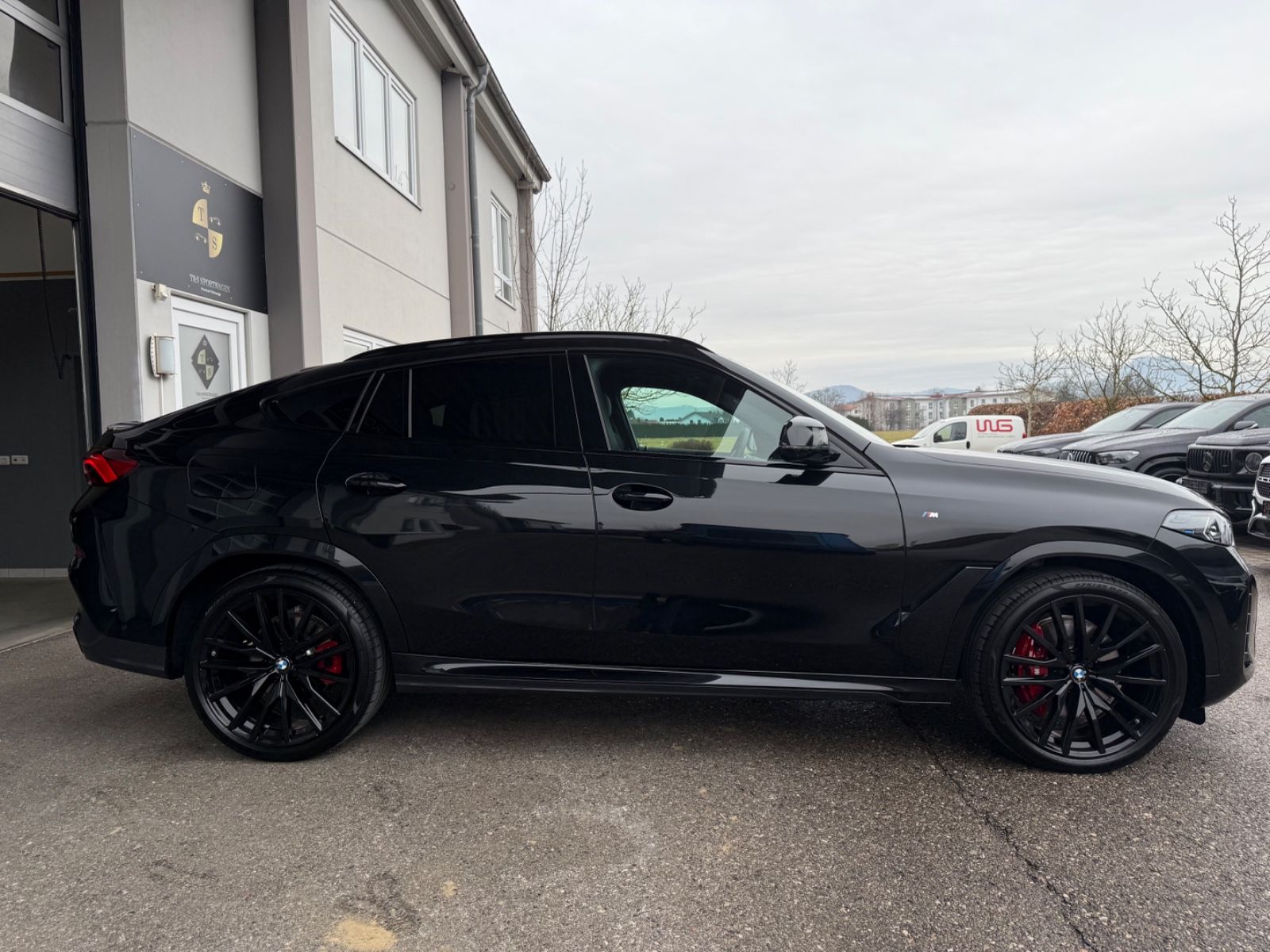 BMW X6 40 i xDrive M Sport - Samsaru's Car Outlet
