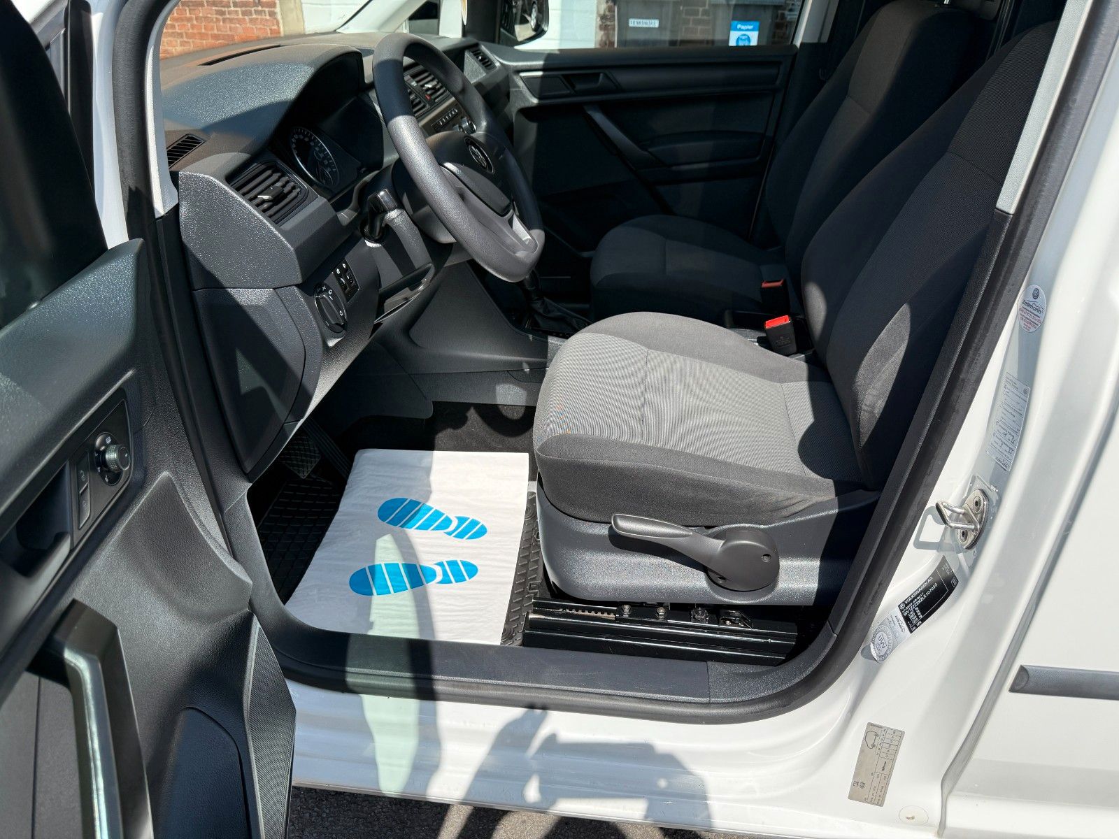Volkswagen Caddy - Samsaru's Car Outlet