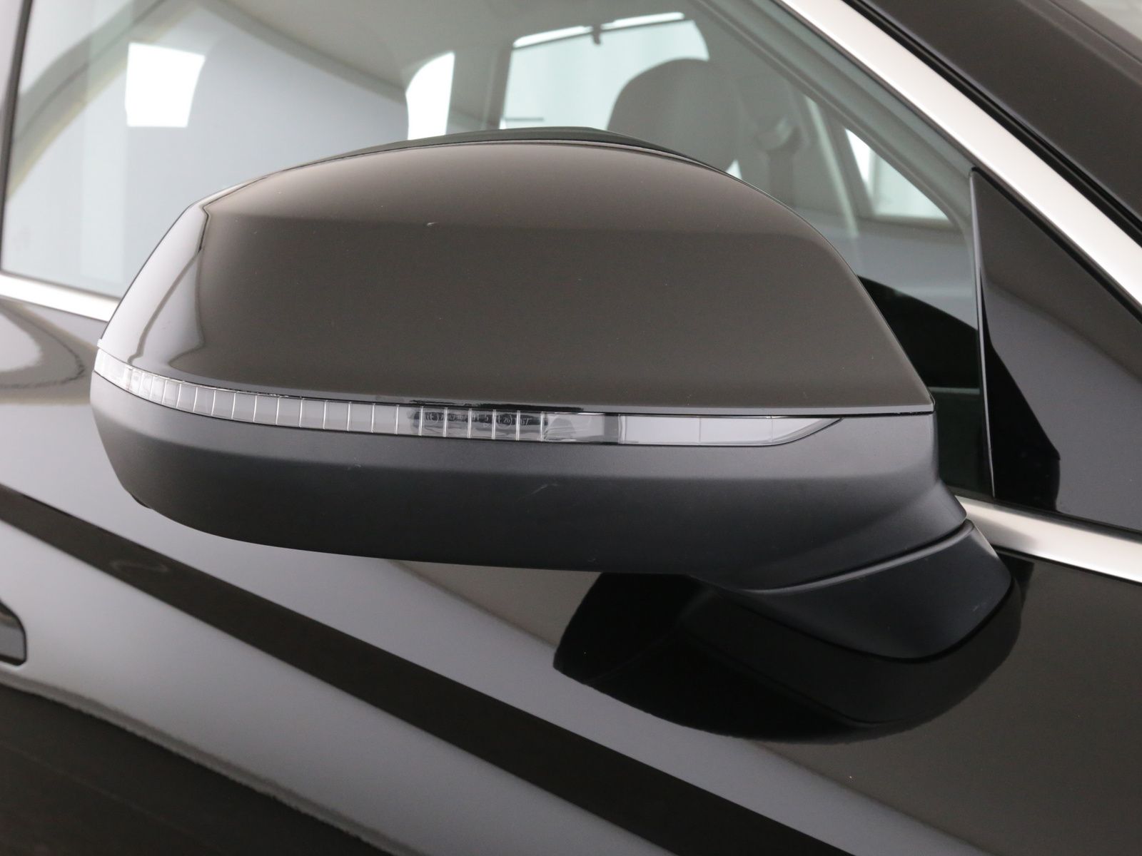 Audi Q5 40 TDI quattro S tronic - Samsaru's Car Outlet