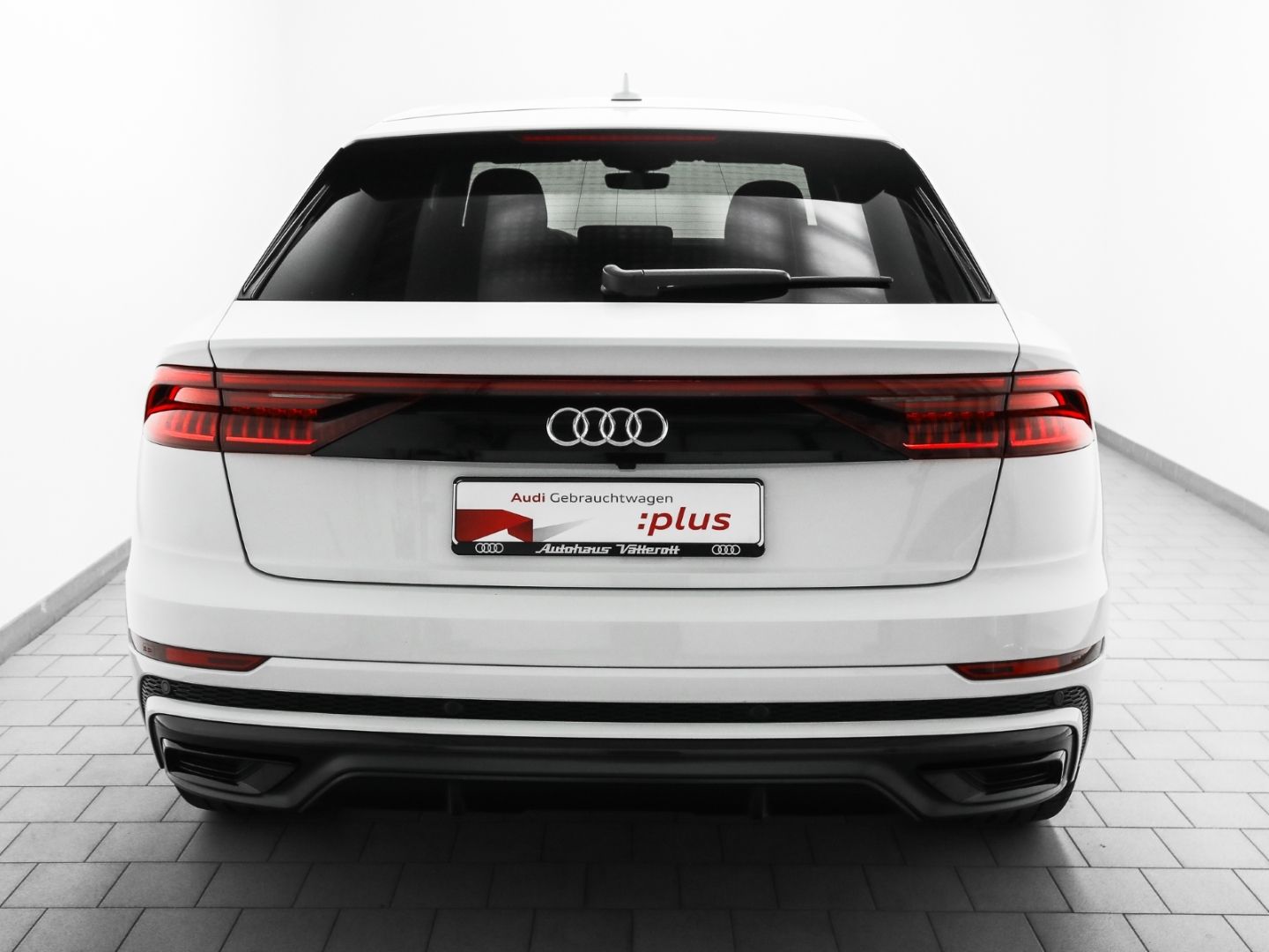 Audi Q8 50 TDI S line competition plus Pano AHK