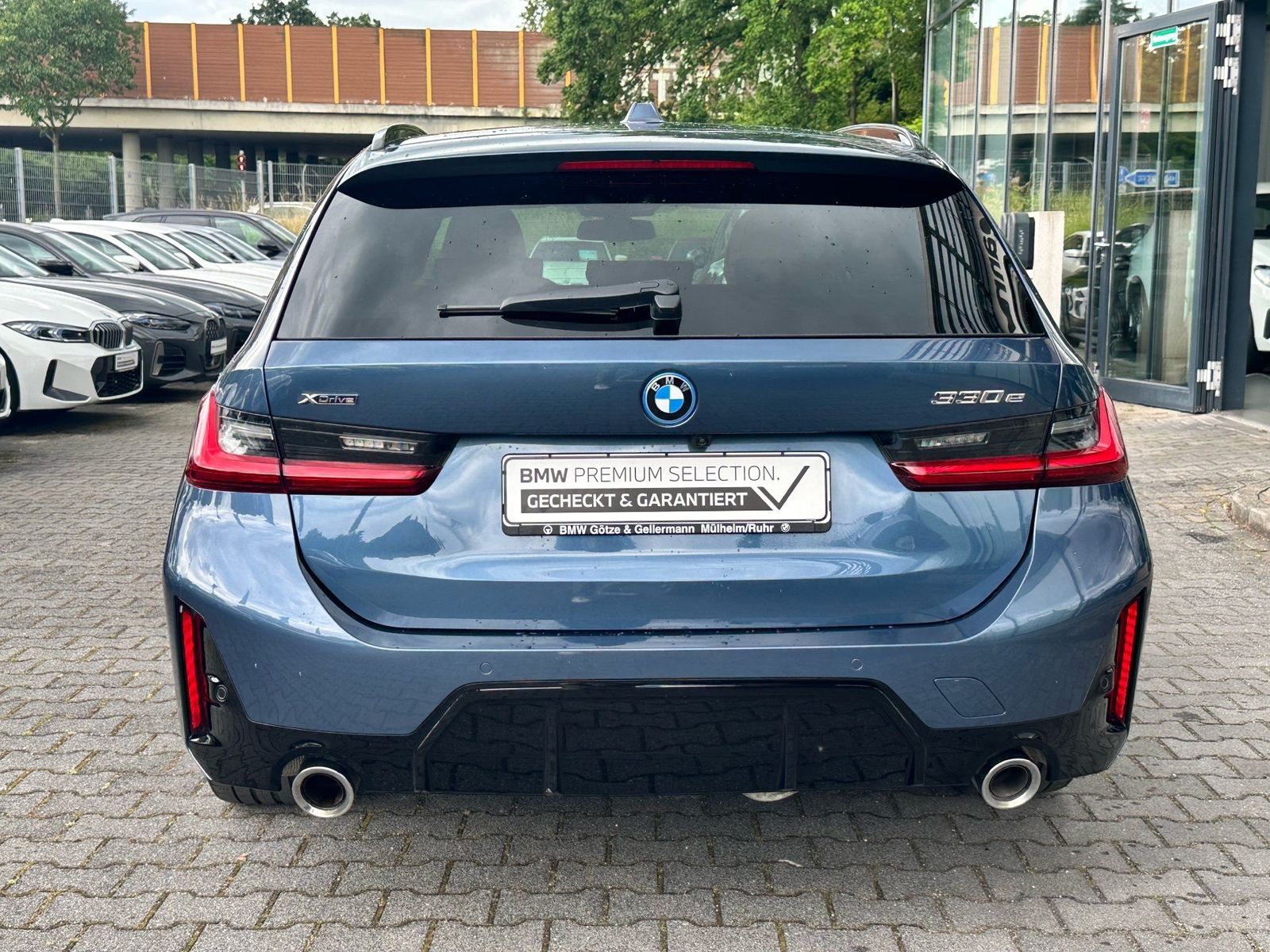 BMW 330e xDrive Touring M Sport Stop&Go Pano AHK 19"