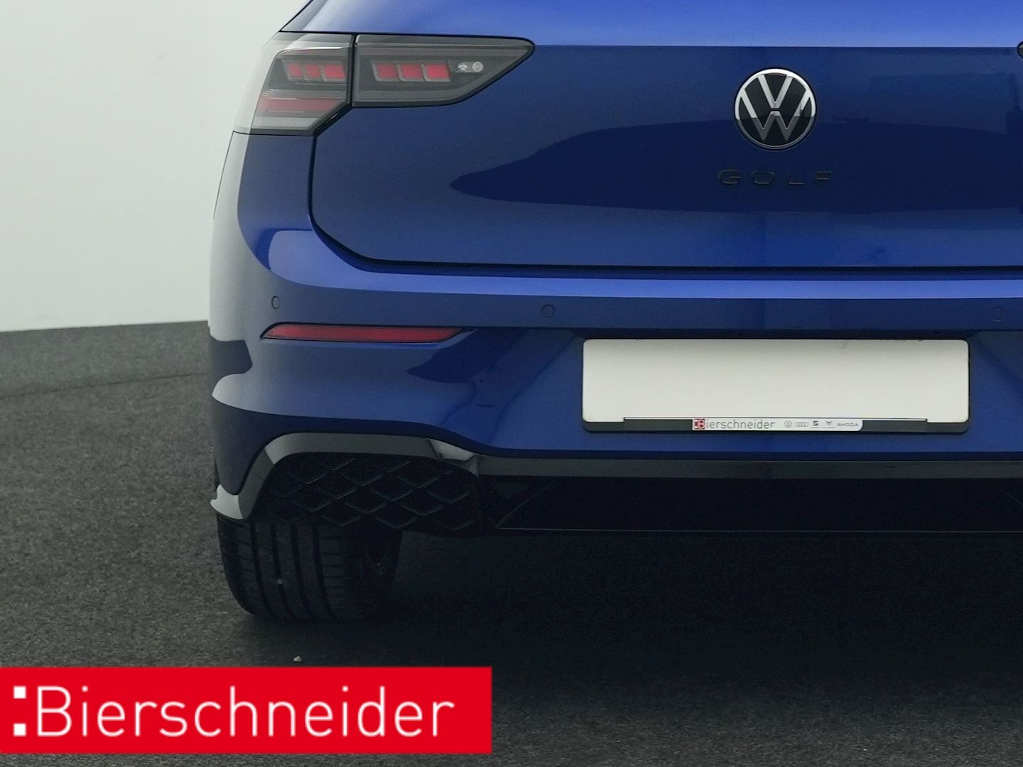 Volkswagen Golf 8 1.5 eTSI DSG R-Line BLACK-STYLE 5-J.-GAR