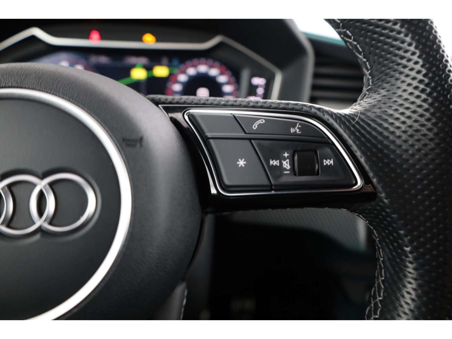 Audi A1 Sportback 40 TFSI S line VC/NAV/SH/DAB/LED
