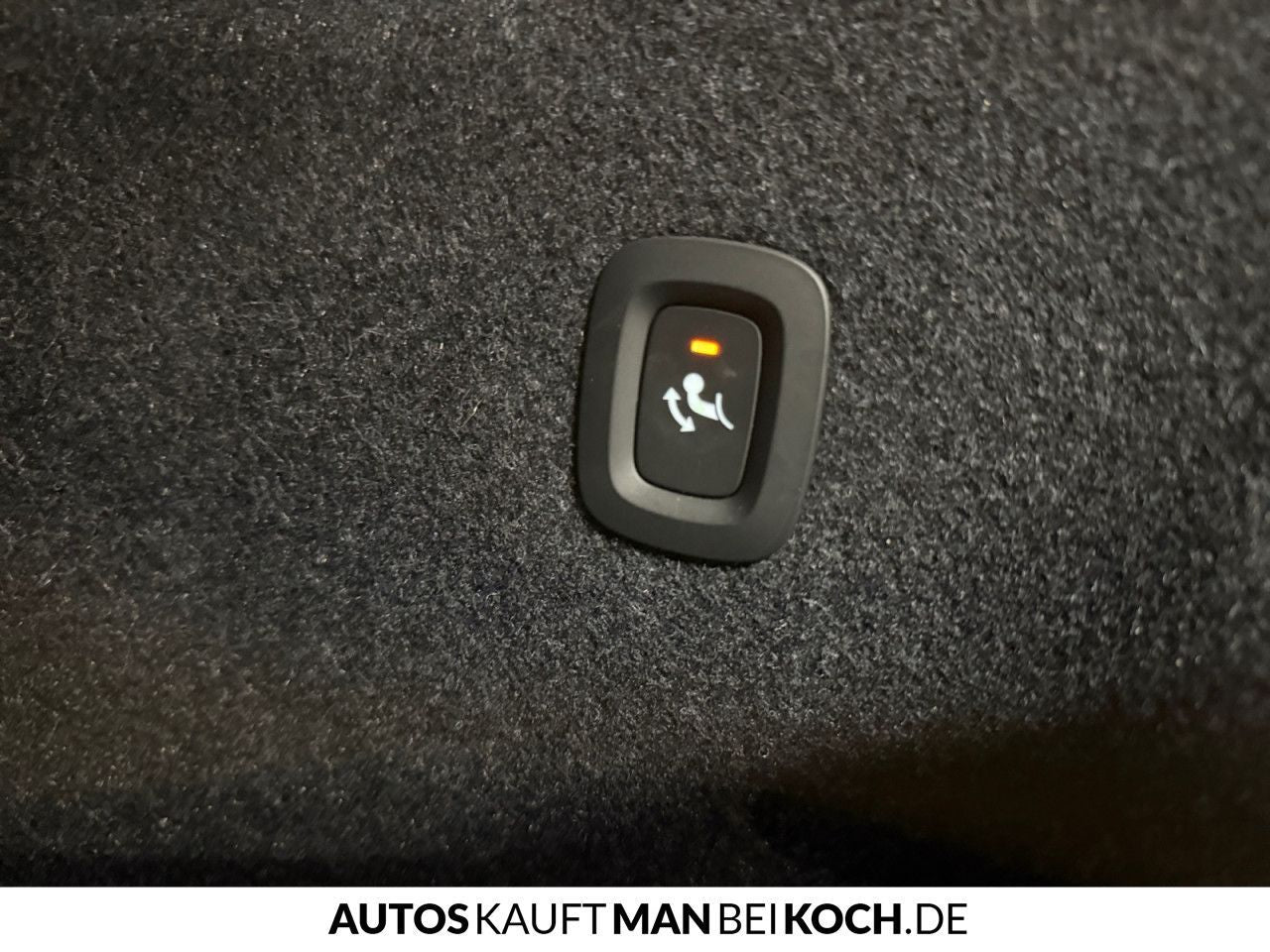 Volvo XC40 B3 DKG Core AHK LED SHZ/LHZ NAVI PDC/CAM!