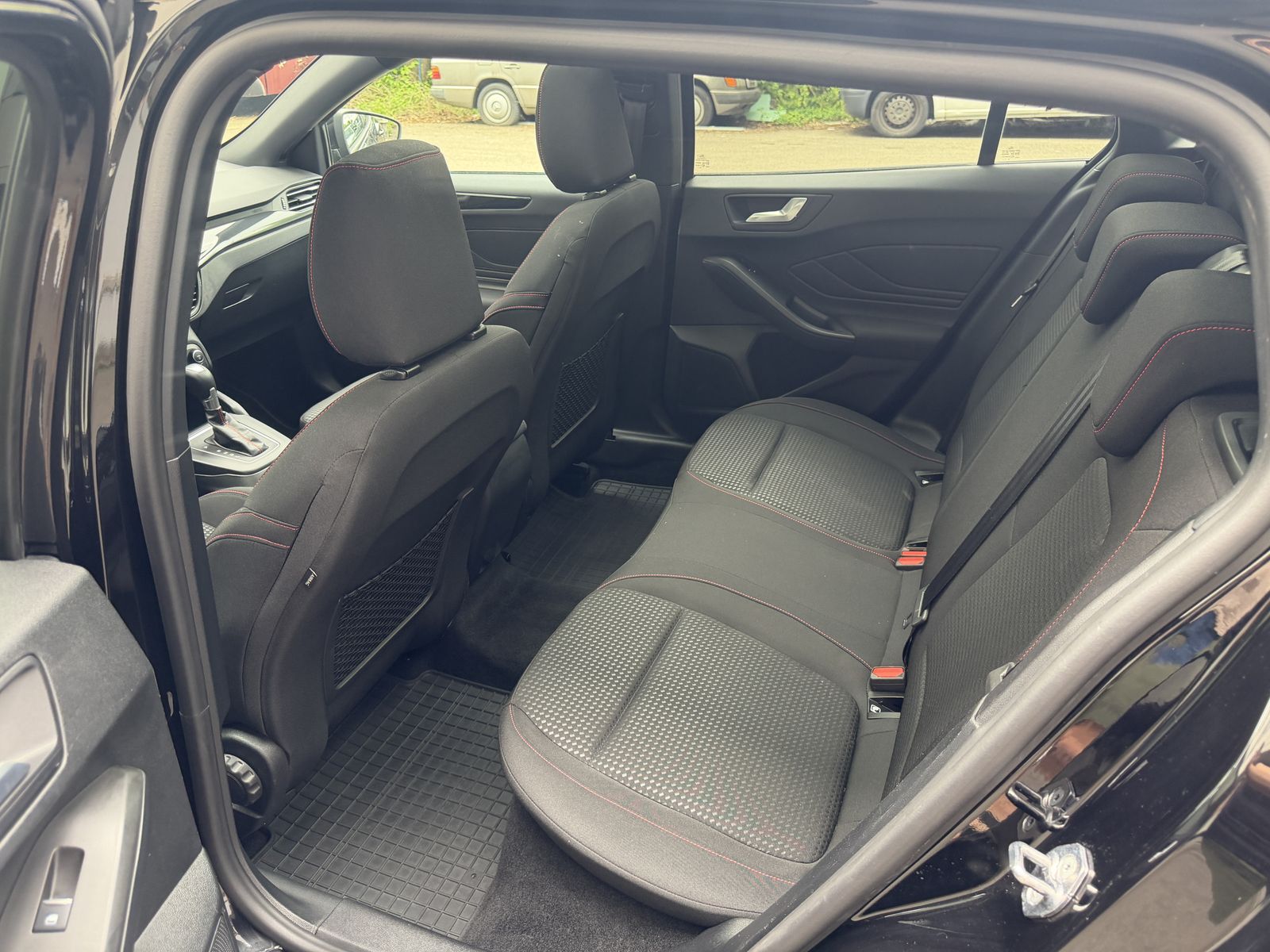 Ford Focus ST-Line LED Navi ACC-Tempomat Pano Kamera