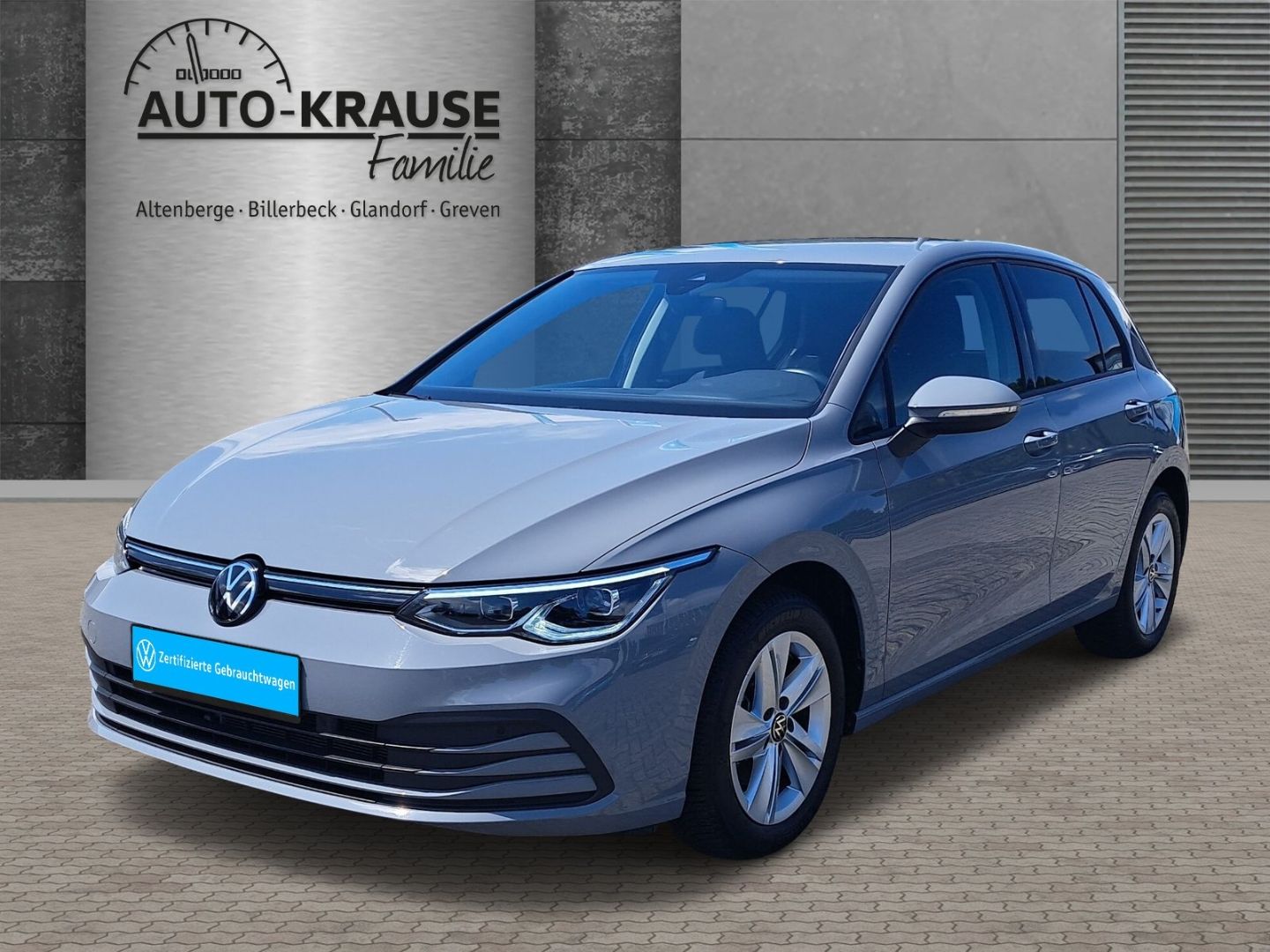 Volkswagen Golf VIII 1.5 TSI Life - Samsaru's Car Outlet