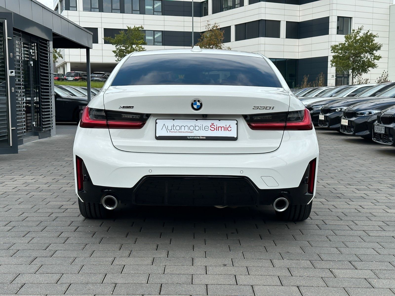 BMW 330 i xD M Sport - Samsaru's Car Outlet