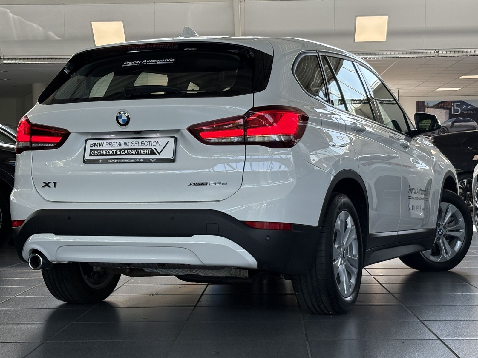 BMW X1 xDrive25e Advantage - Samsaru's Car Outlet
