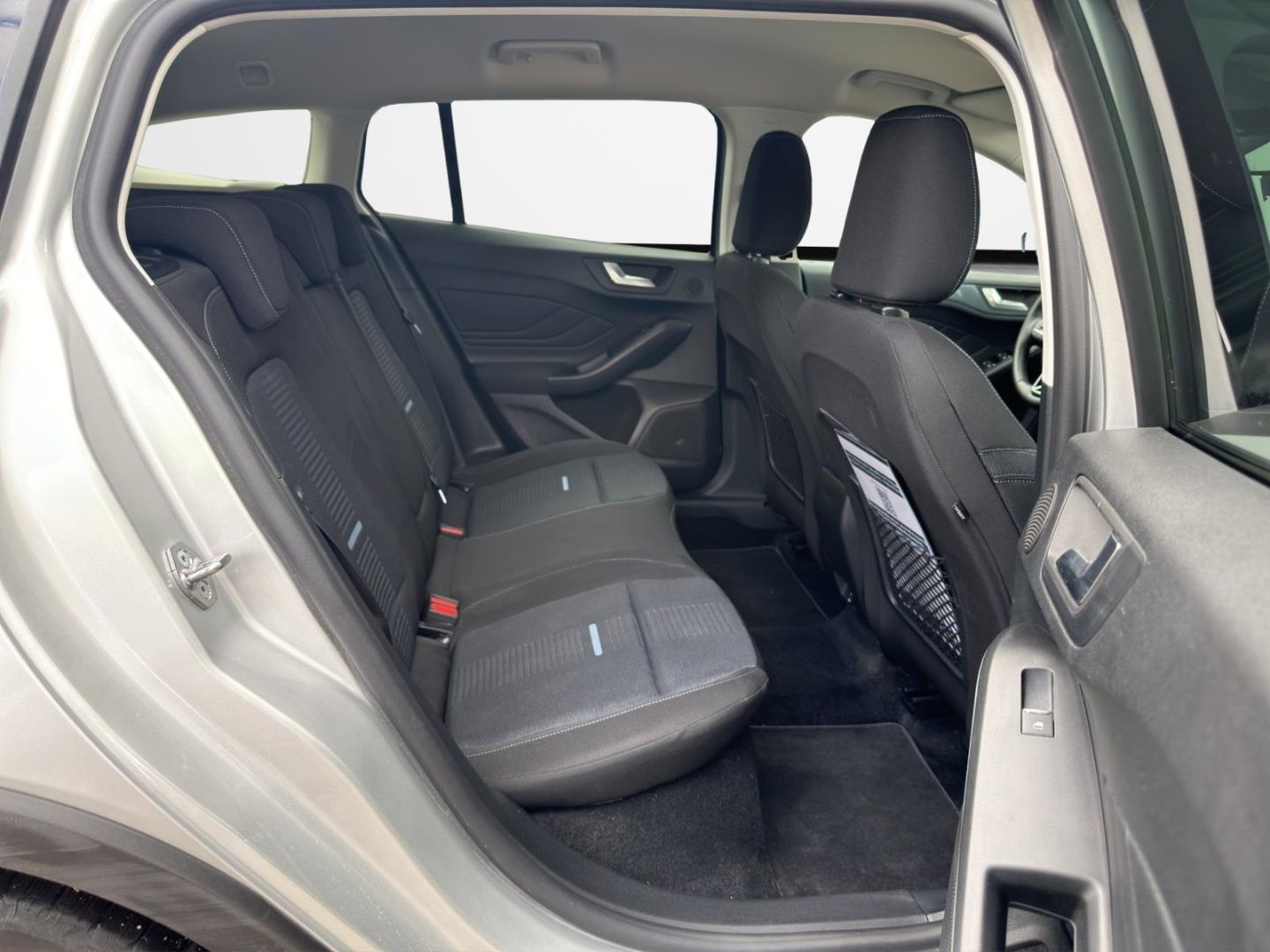 Ford Focus Turnier Active X Automaik ACC City Stop HU