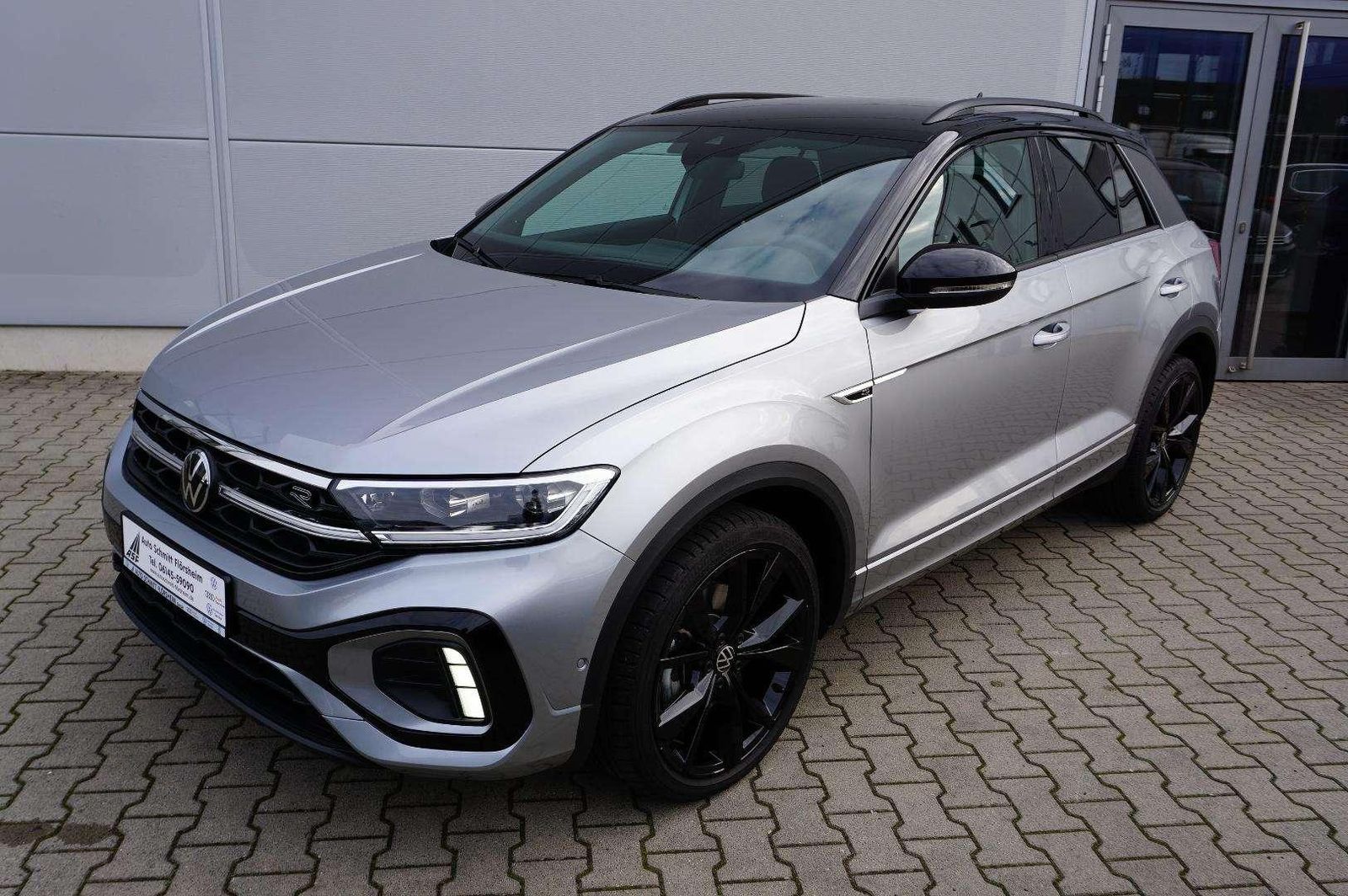 Volkswagen T-Roc R-Line 1.5 TSI 7-Gang DSG - Samsaru's Car Outlet