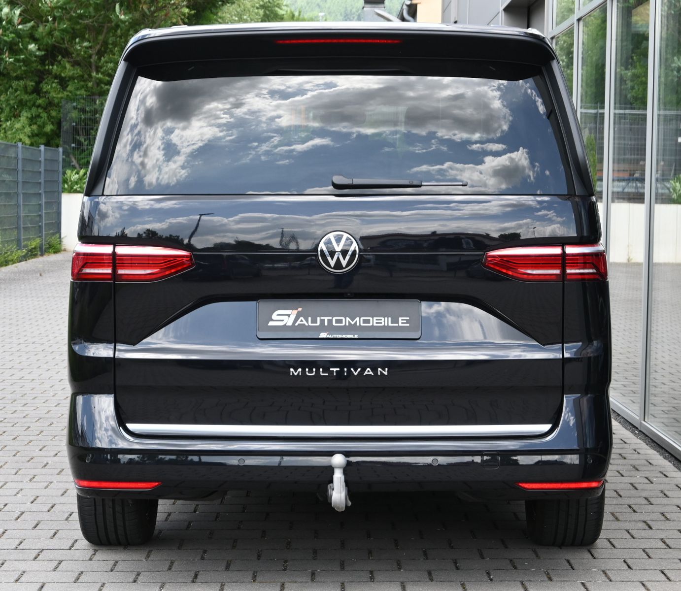 Volkswagen T7 Multivan 2.0 TDI DSG Style - Samsaru's Car Outlet