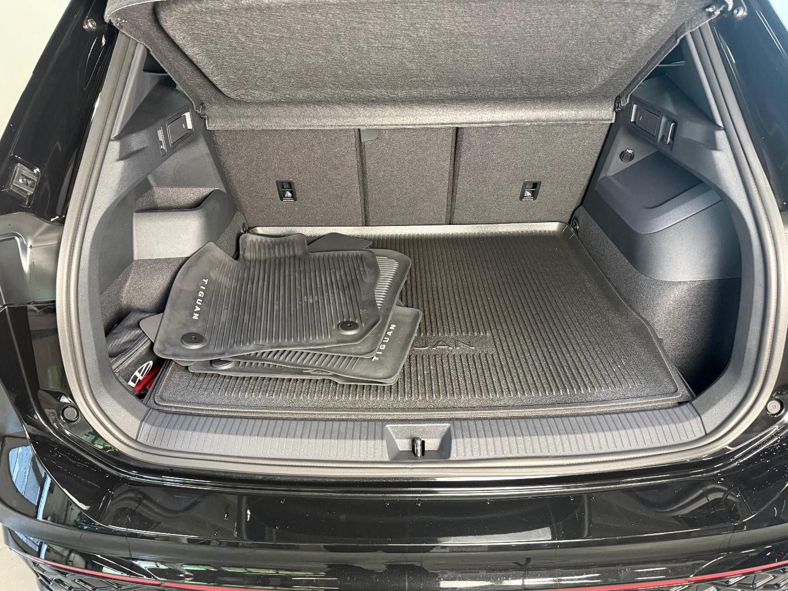 Volkswagen Tiguan 2.0 TDI 4M R-Line PANO LEDER HEAD UP 360°