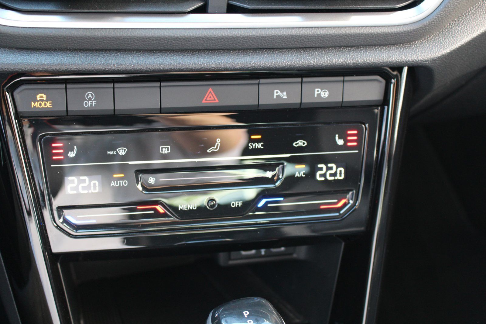 Volkswagen T-Roc 1.5 TSI DSG R-Line - Samsaru's Car Outlet