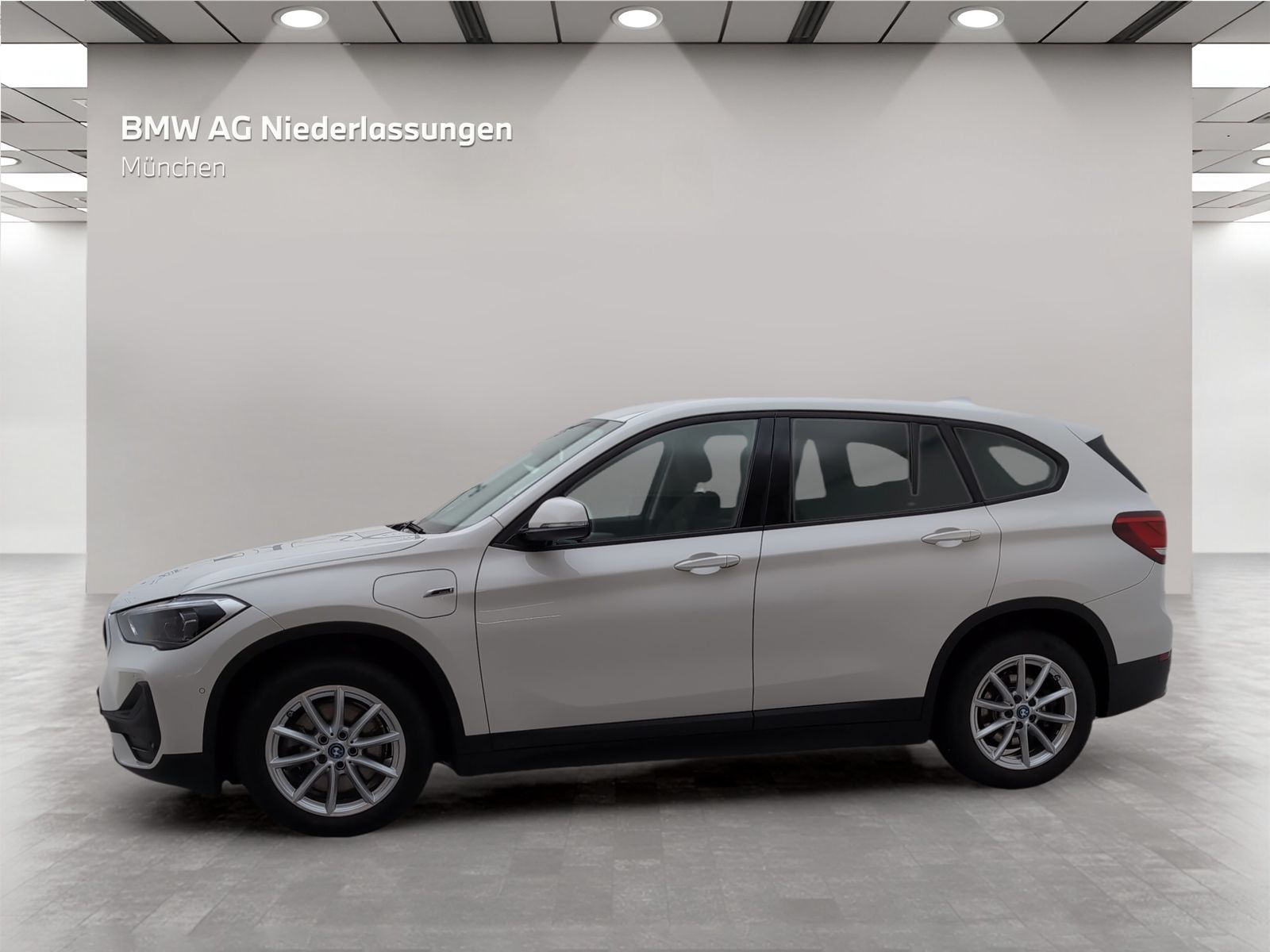 BMW X1 xDrive25e - Samsaru's Car Outlet