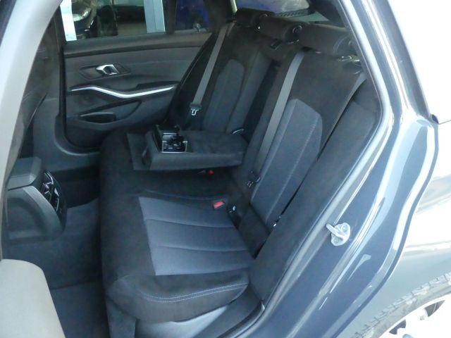 BMW 330 ixDrive Tour M Sportp. Indiv.ACC°Ad.LED*AHK°