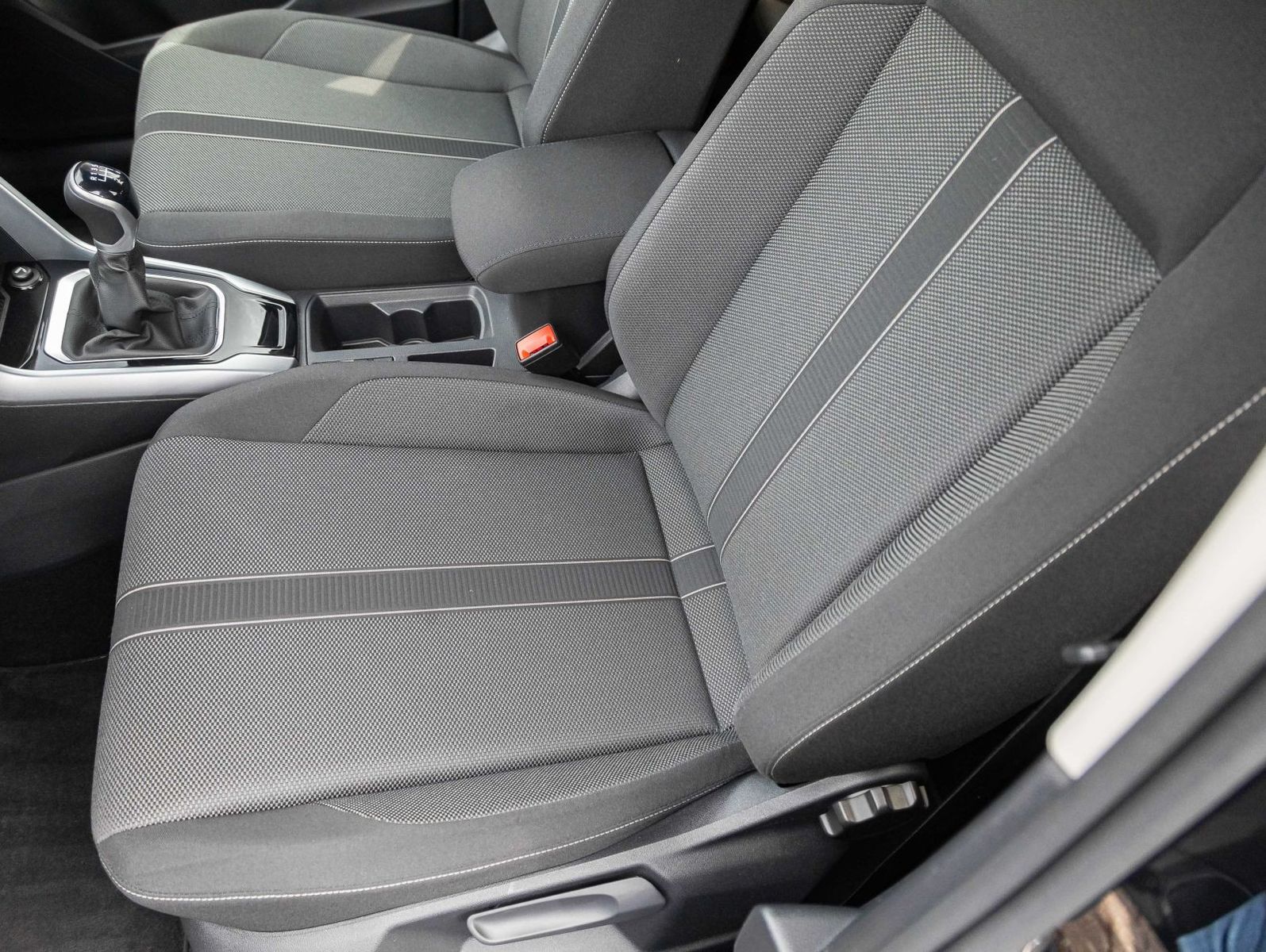 Volkswagen T-Roc 1.0TSI Life - Samsaru's Car Outlet