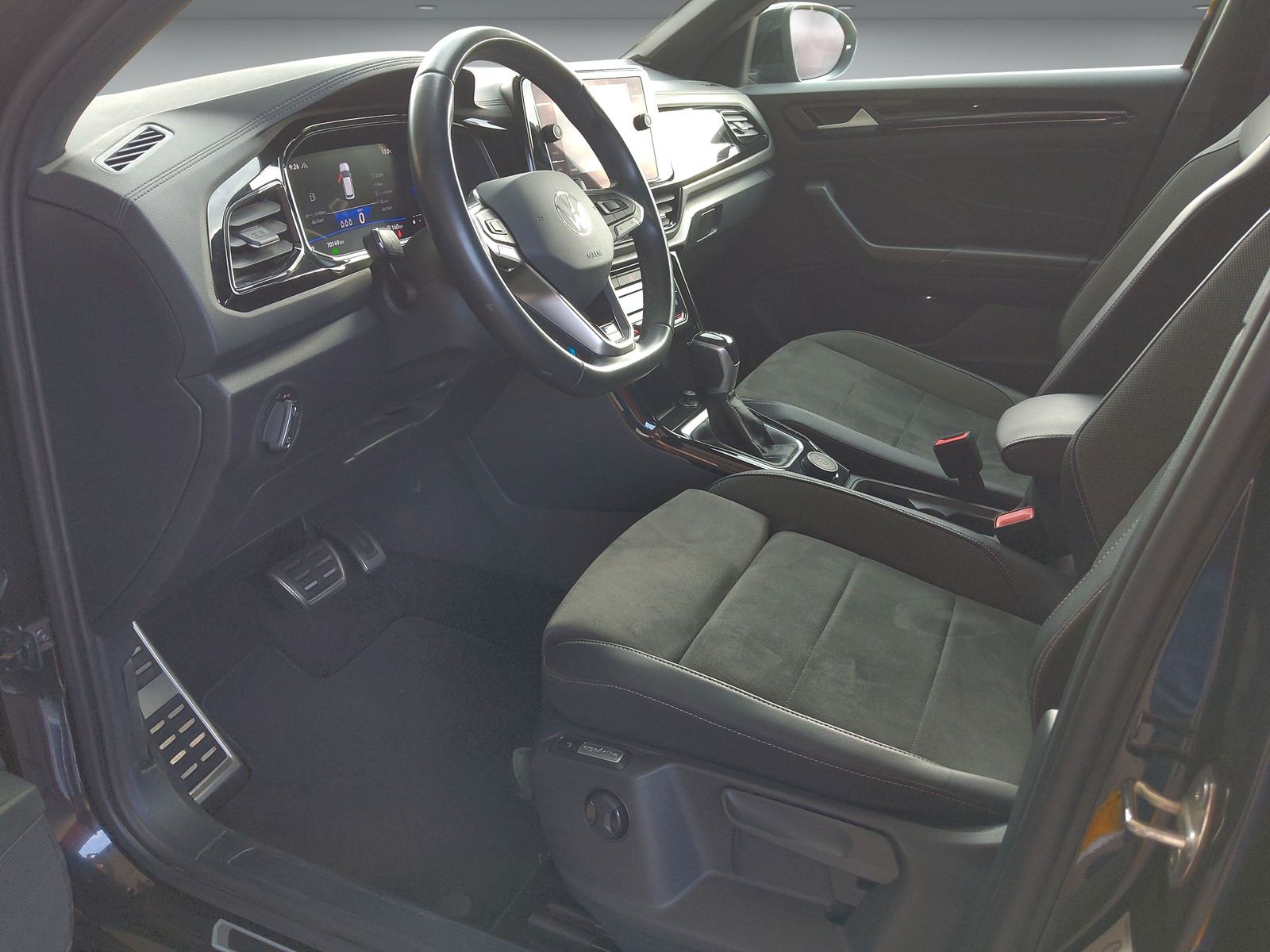 Volkswagen T-Roc R-Line 4Motion 2.0 TSI - Samsaru's Car Outlet