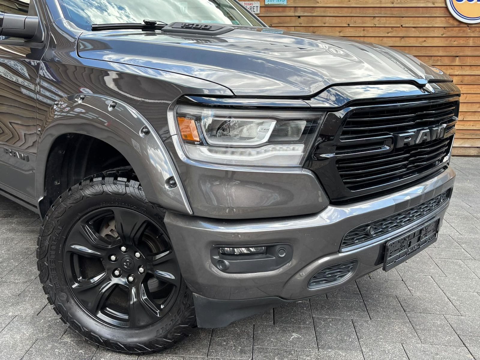 Dodge RAM 1500 Laramie 5.7L AHK Memory 4x4 Alpine LPG