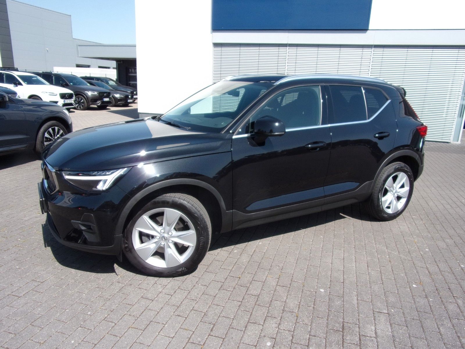 Volvo XC 40 B4 Plus Bright - Samsaru's Car Outlet