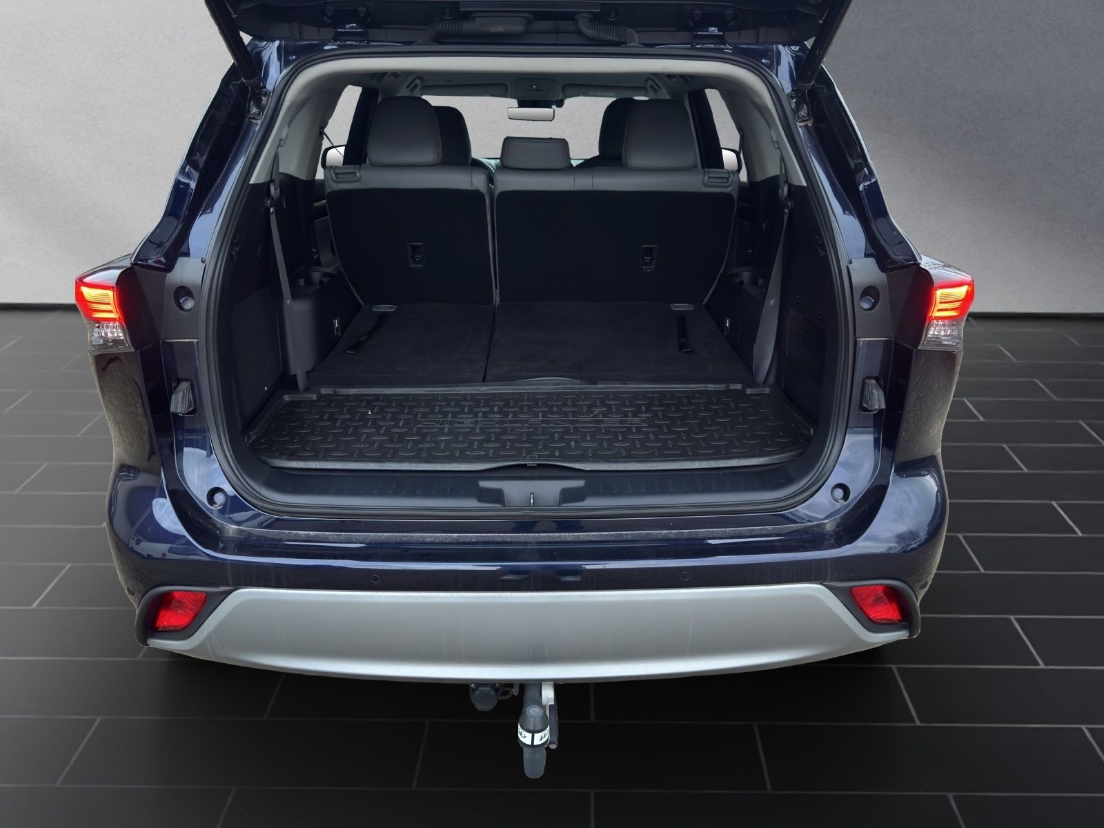 Toyota Highlander Hybrid Luxury 7 SITZER+LEDER+AHK+JBL