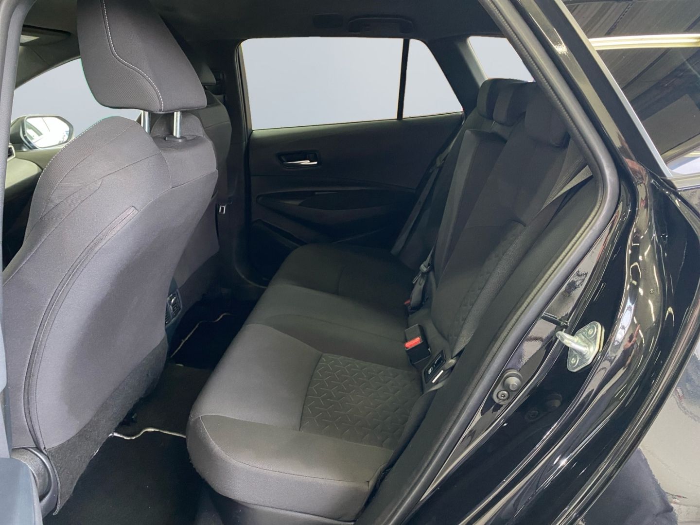 Toyota Corolla 1.8 Hybrid TS - Samsaru's Car Outlet