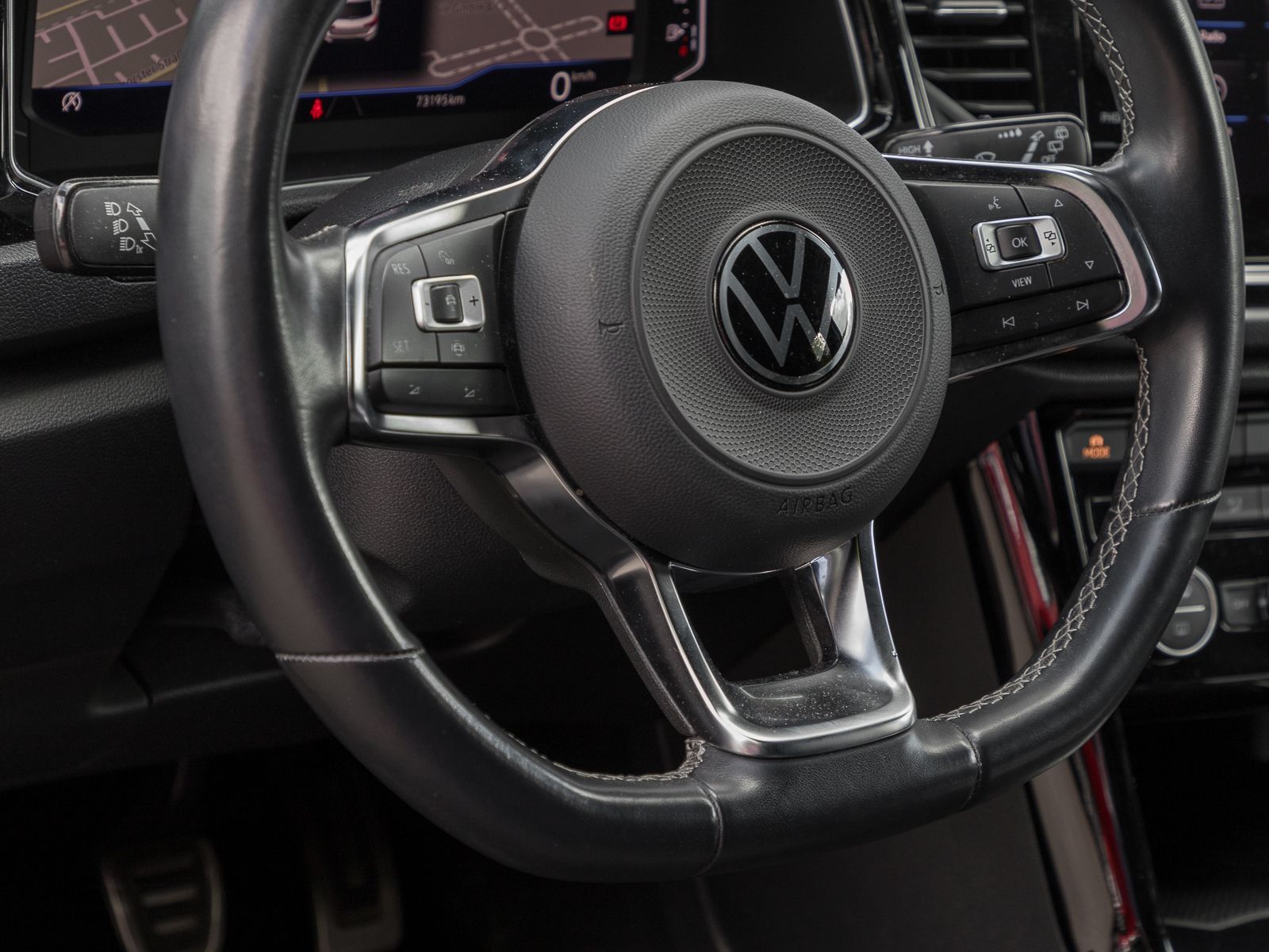 Volkswagen T-Roc 1.5 TSI SPORT BLACK - Samsaru's Car Outlet