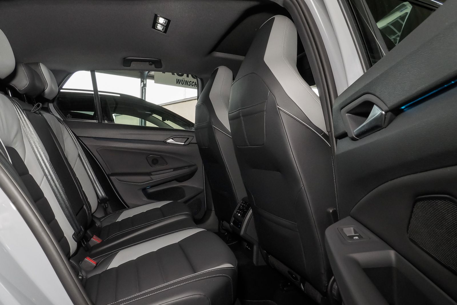 Volkswagen Golf VIII GTD 2.0 TDI DSG - Samsaru's Car Outlet