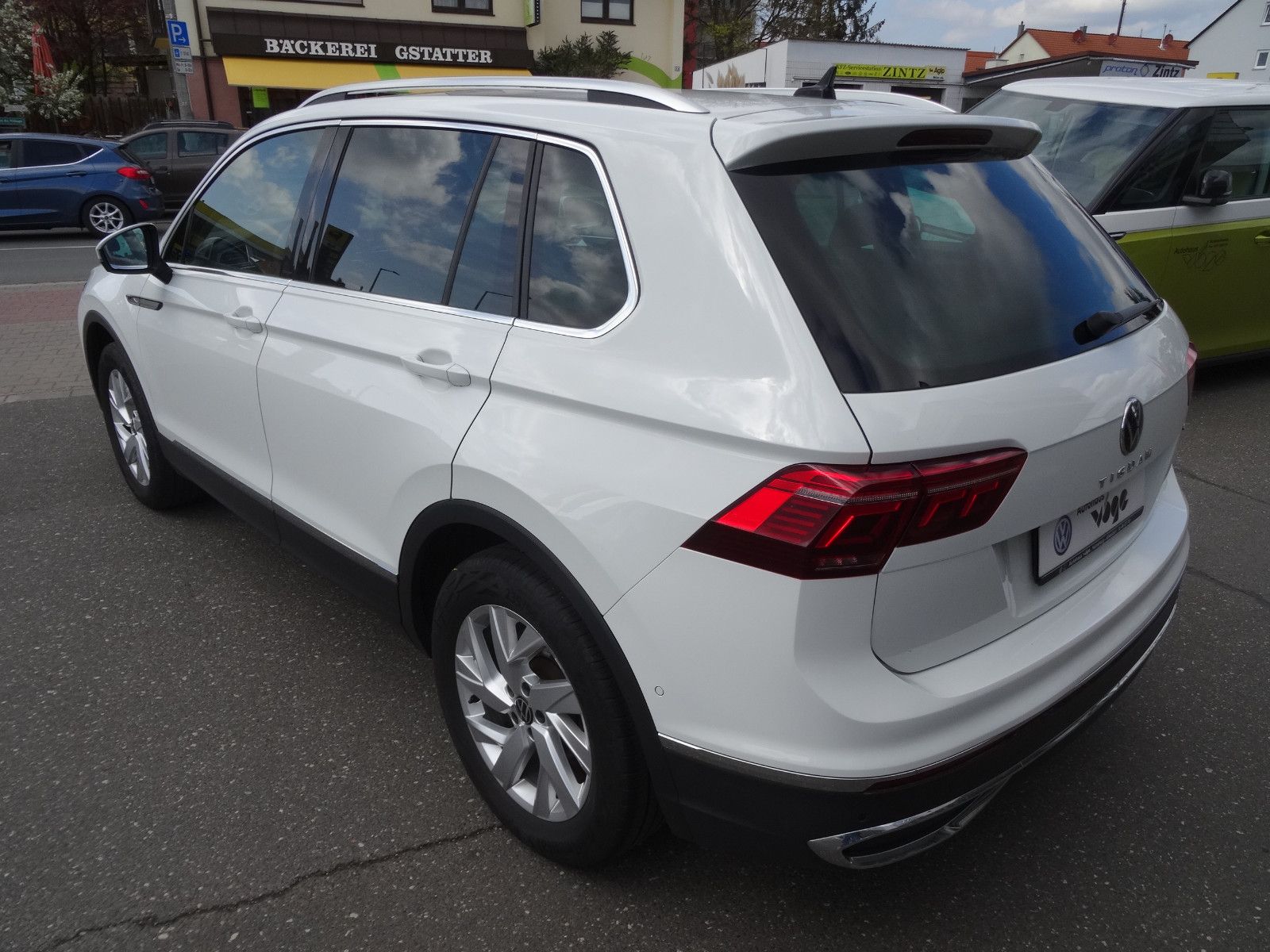 Volkswagen Tiguan 2.0 TDI SCR DSG 4MOTION Elegance - Samsaru's Car Outlet