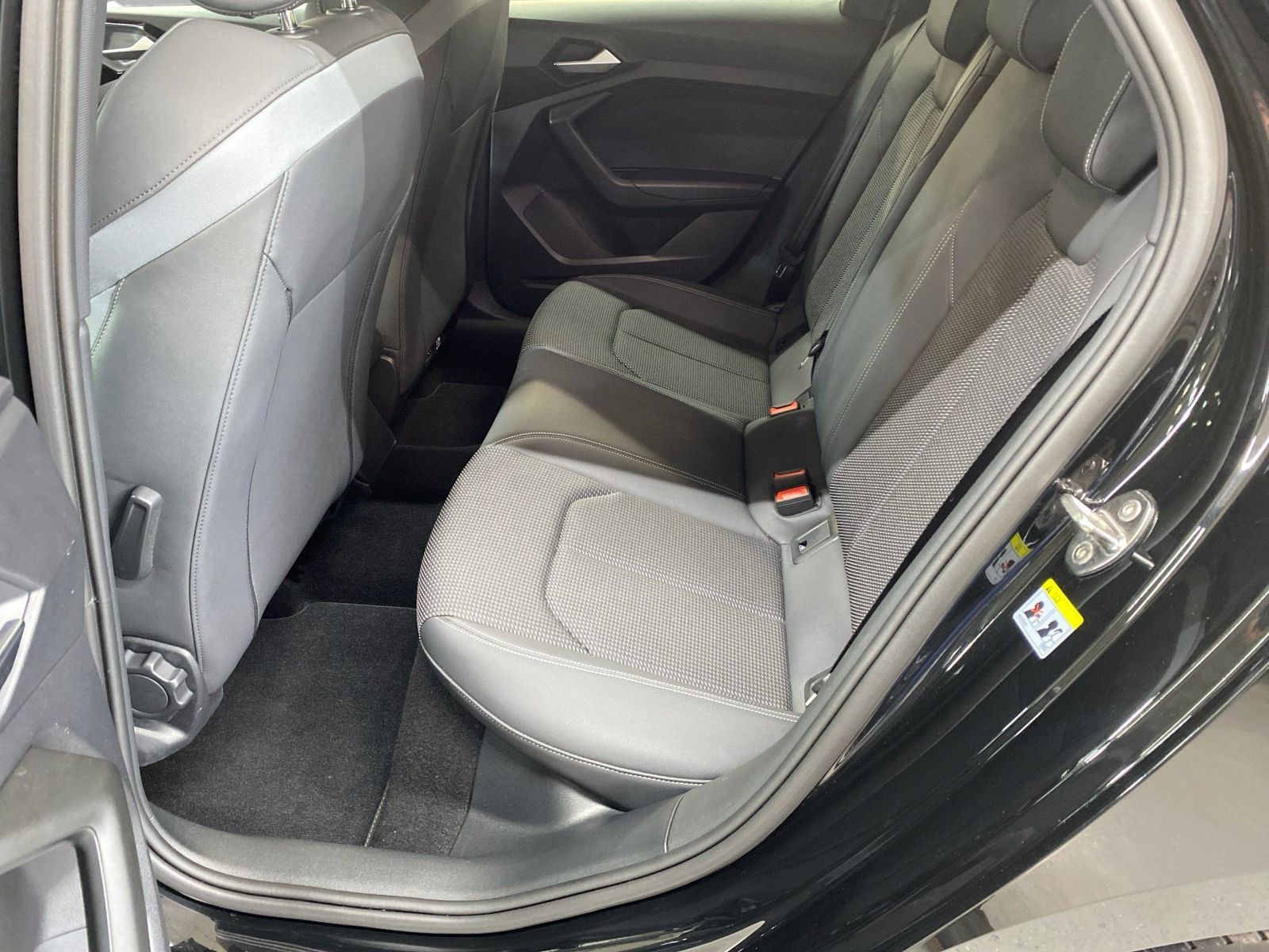 Audi A1 Sportback 40 TFSI S line S-tron - Samsaru's Car Outlet