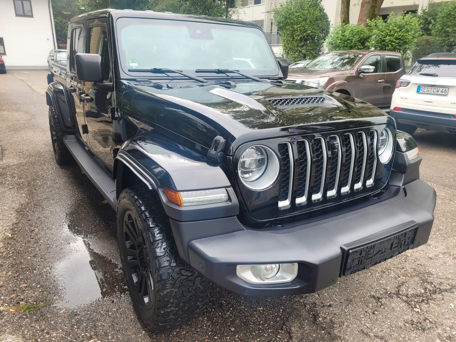 Jeep Gladiator Overland 4WD AHK top