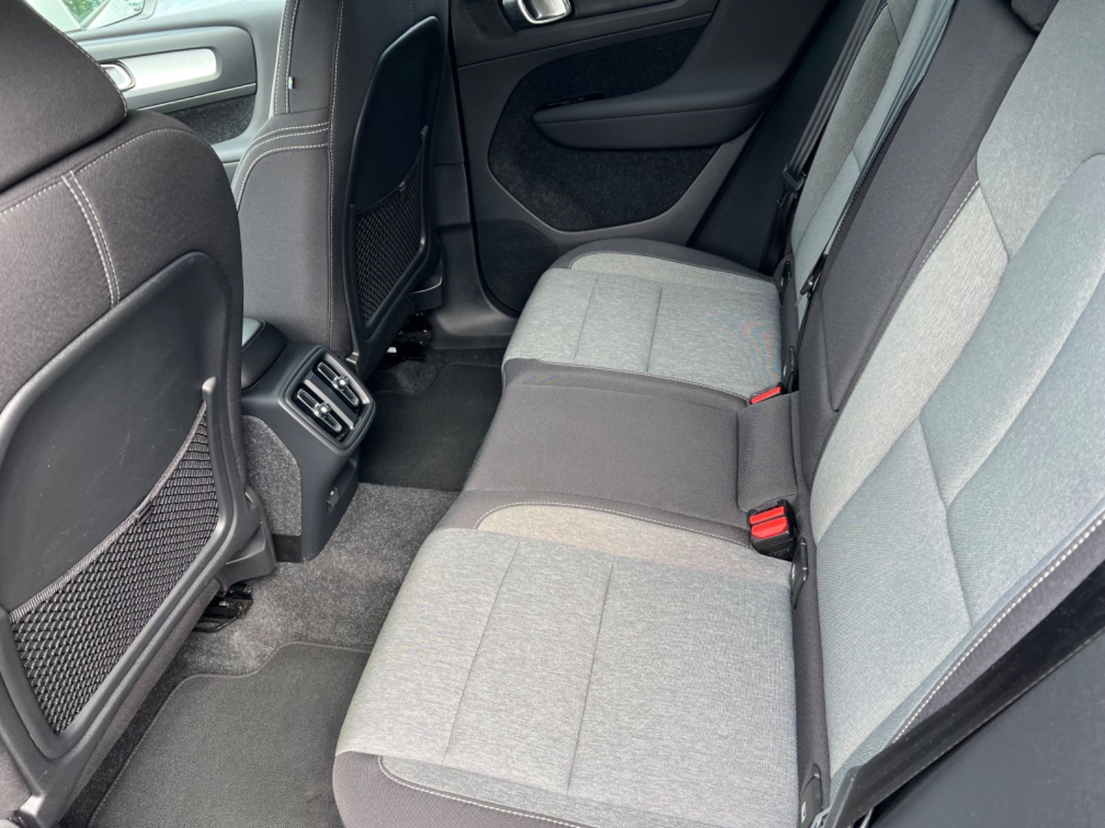 Volvo XC40 T3 Momentum Pro - Samsaru's Car Outlet