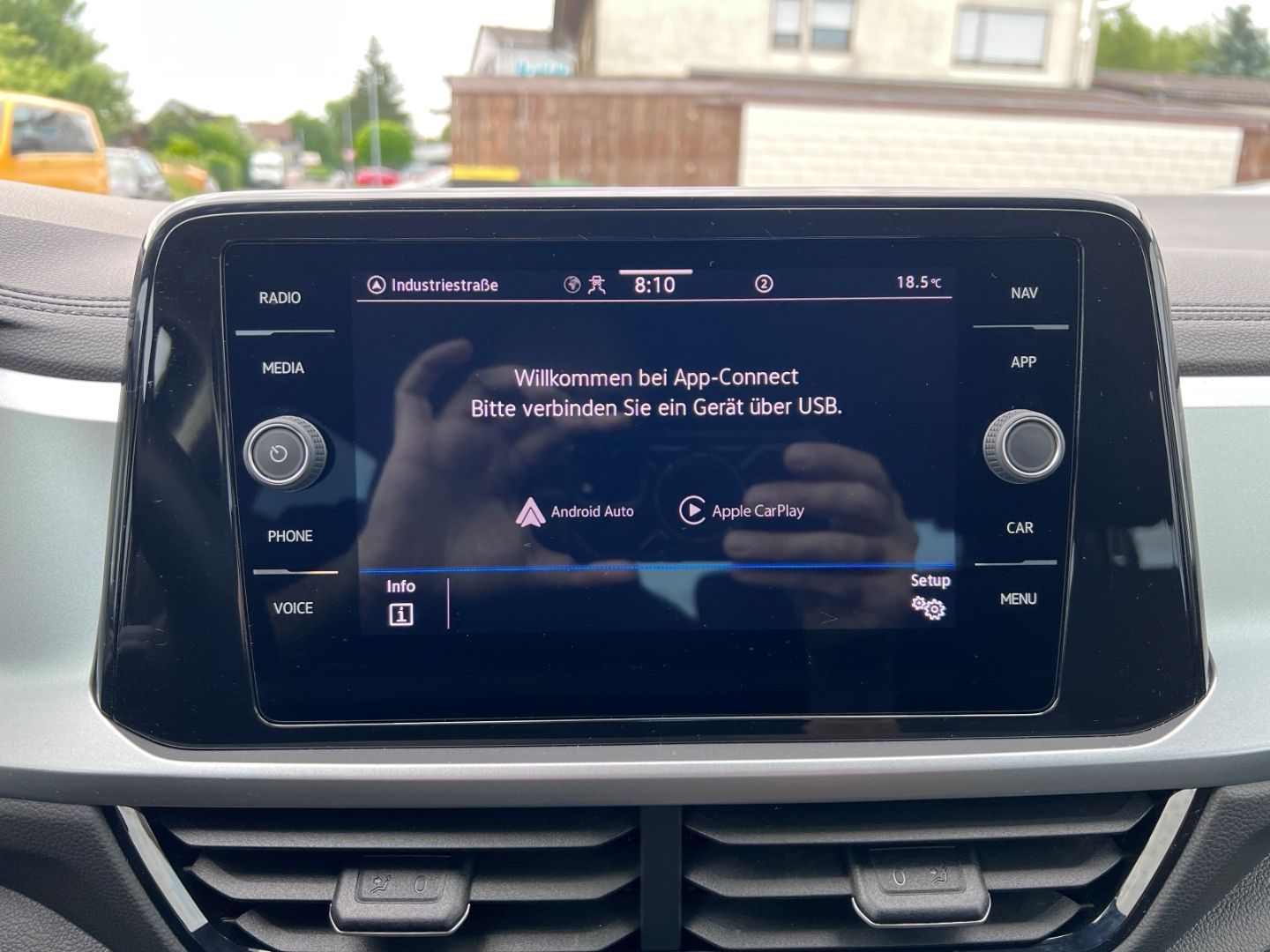 Volkswagen T-Roc 1.0TSI Life - Samsaru's Car Outlet