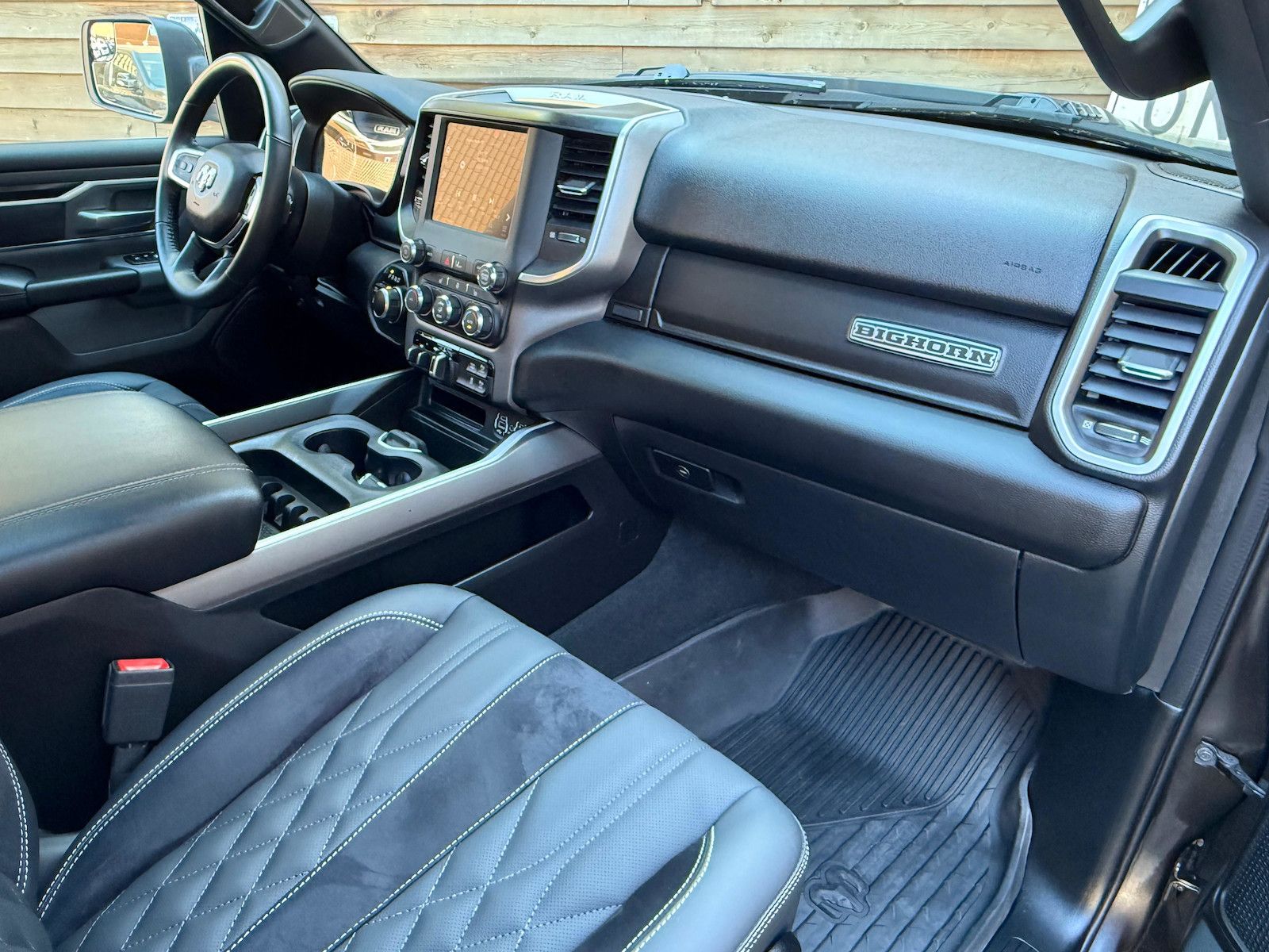 Dodge RAM 1500 5,7L BigHorn Crew Cab LED LPG 4x4 Pano
