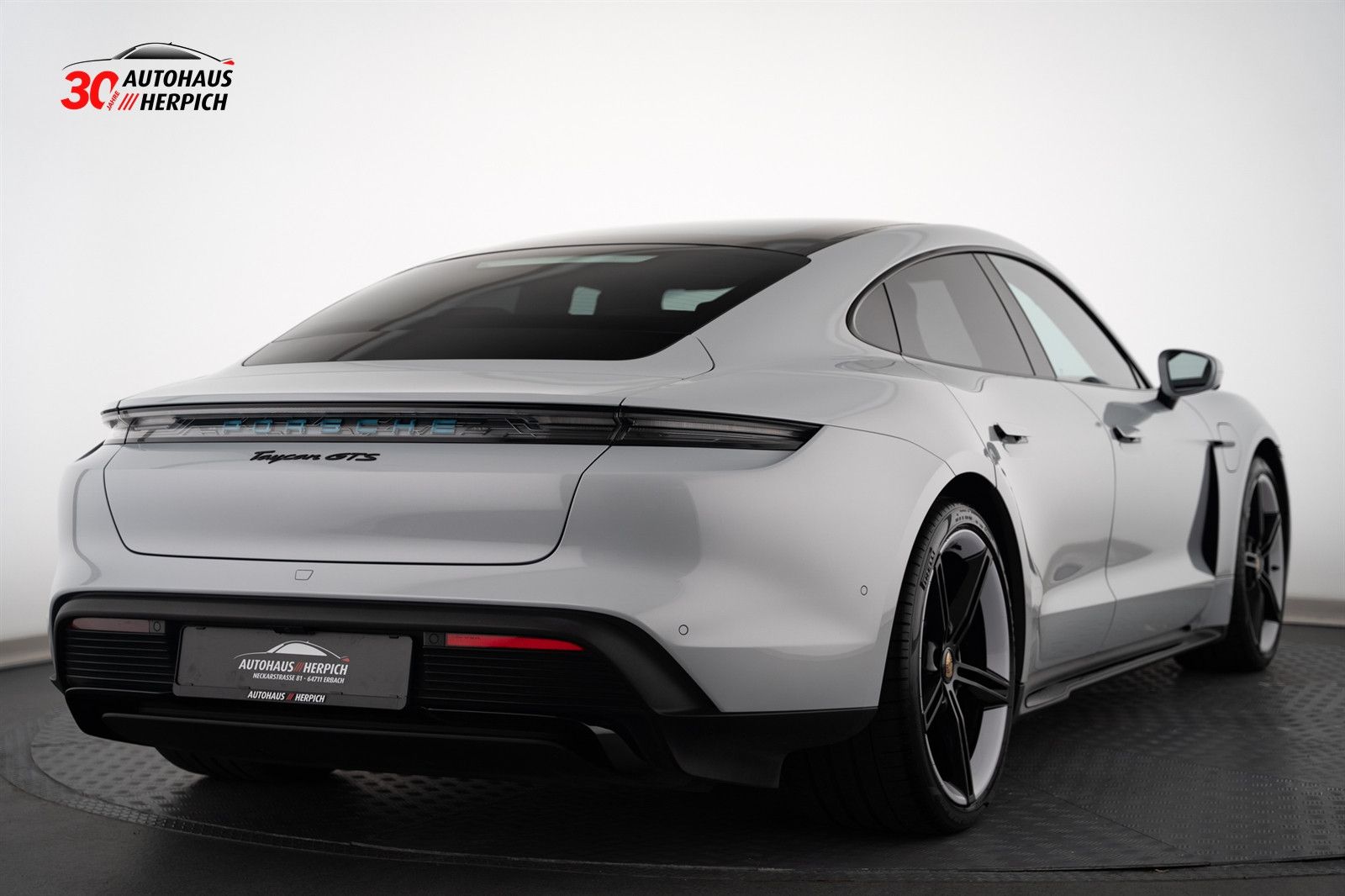 Porsche Taycan GTS 21" Matrix HAL Pano HUD InnoD Approve