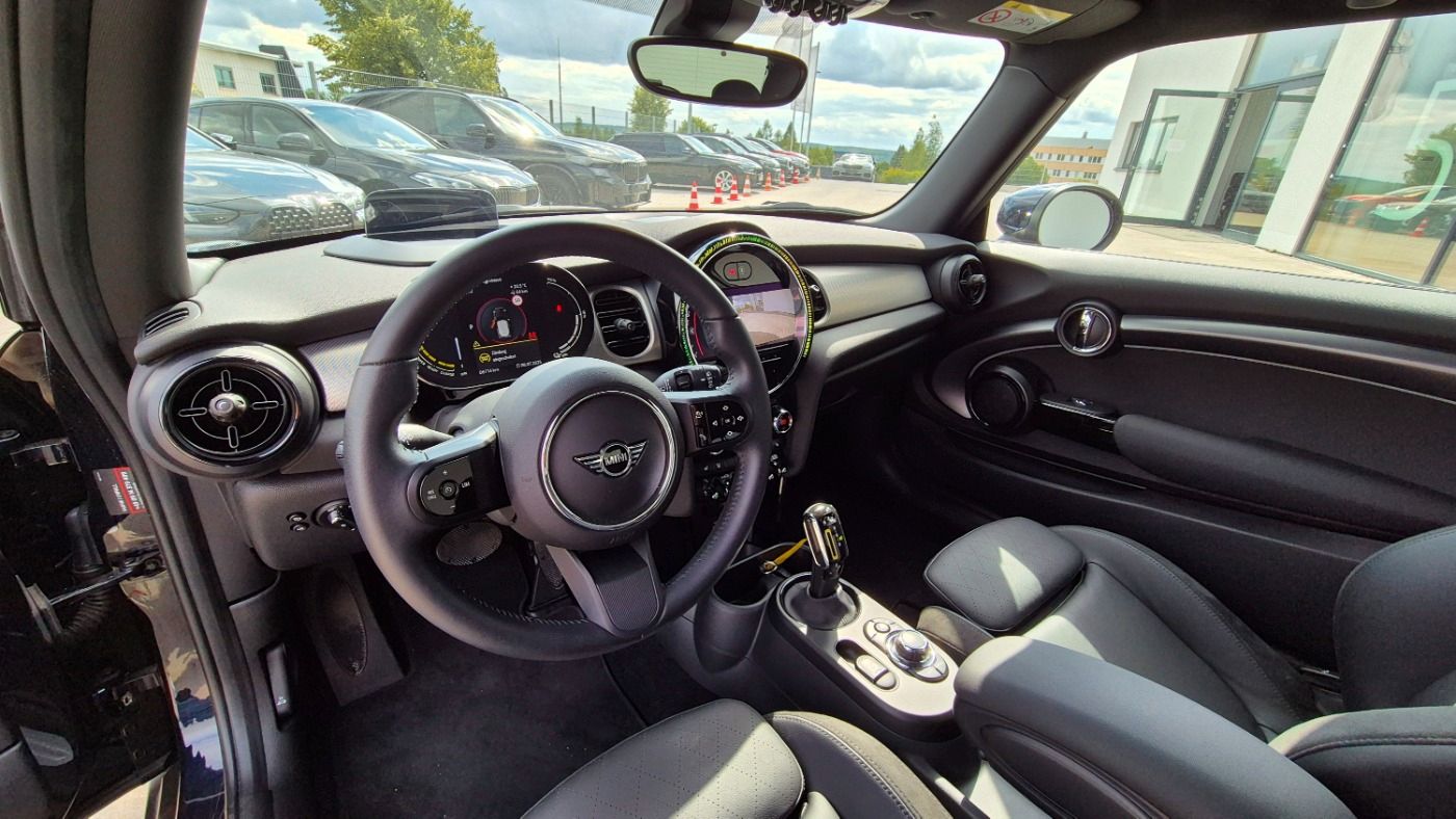 MINI COOPER SE - Samsaru's Car Outlet