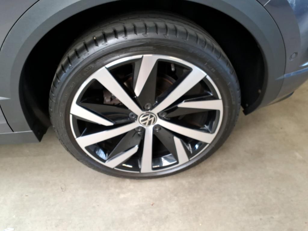 Volkswagen T-Roc R-Line 1.5 TSI - Samsaru's Car Outlet