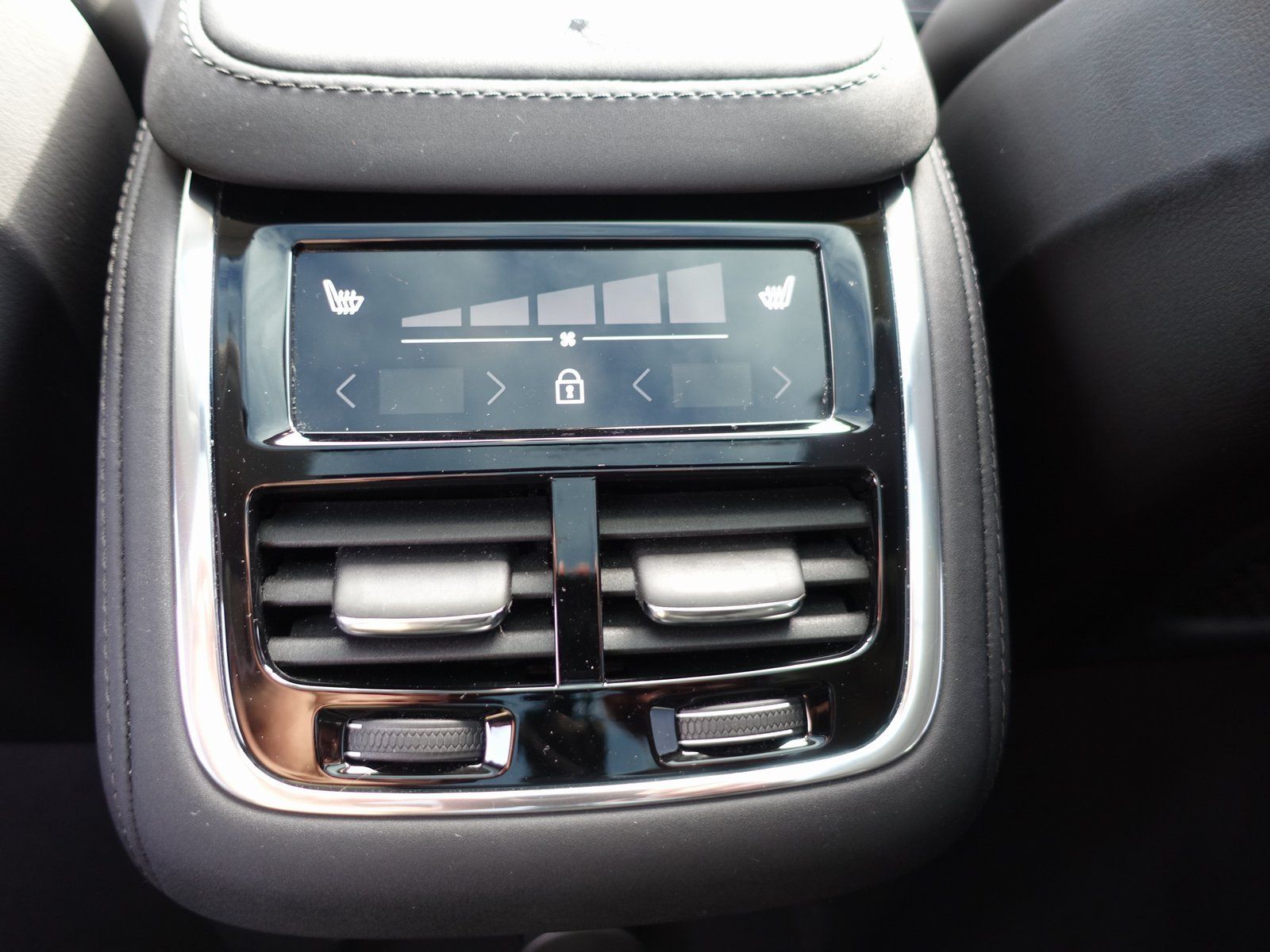 Volvo XC90 Ultra Dark T8 AWD Plug-in Hybrid/AHK/B&W