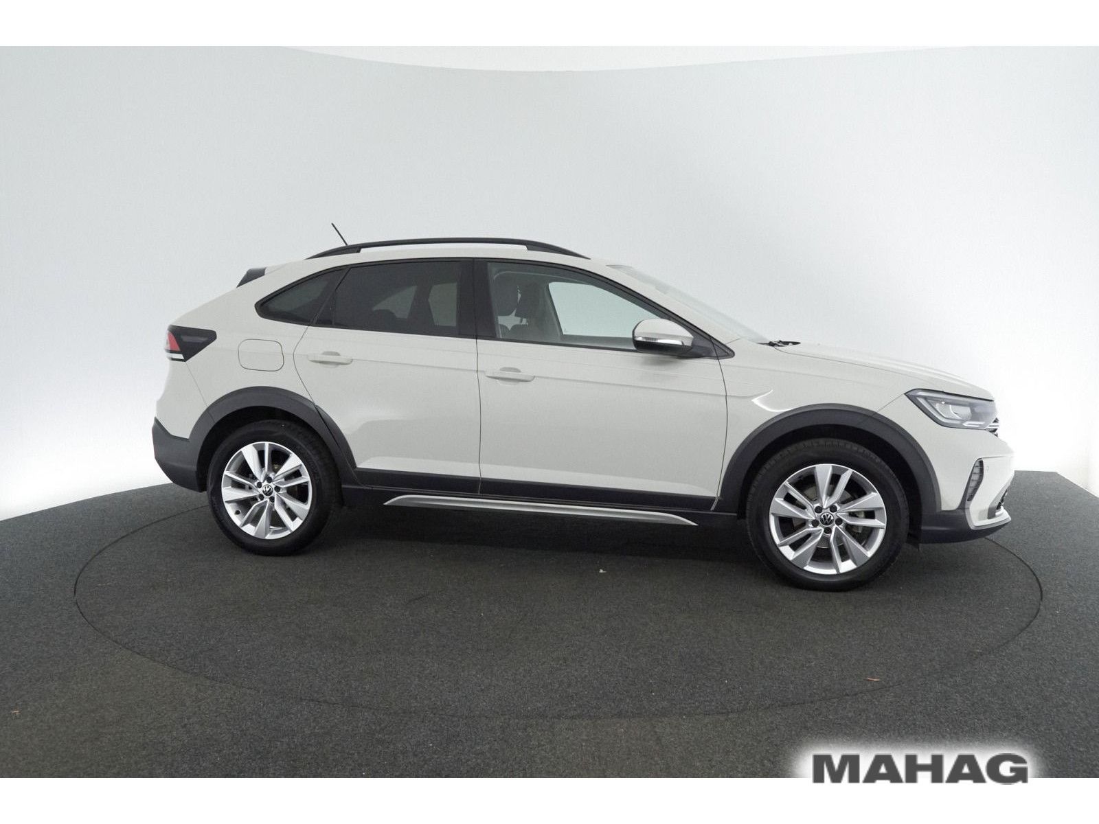Volkswagen Taigo 1.0 TSI LIFE - Samsaru's Car Outlet