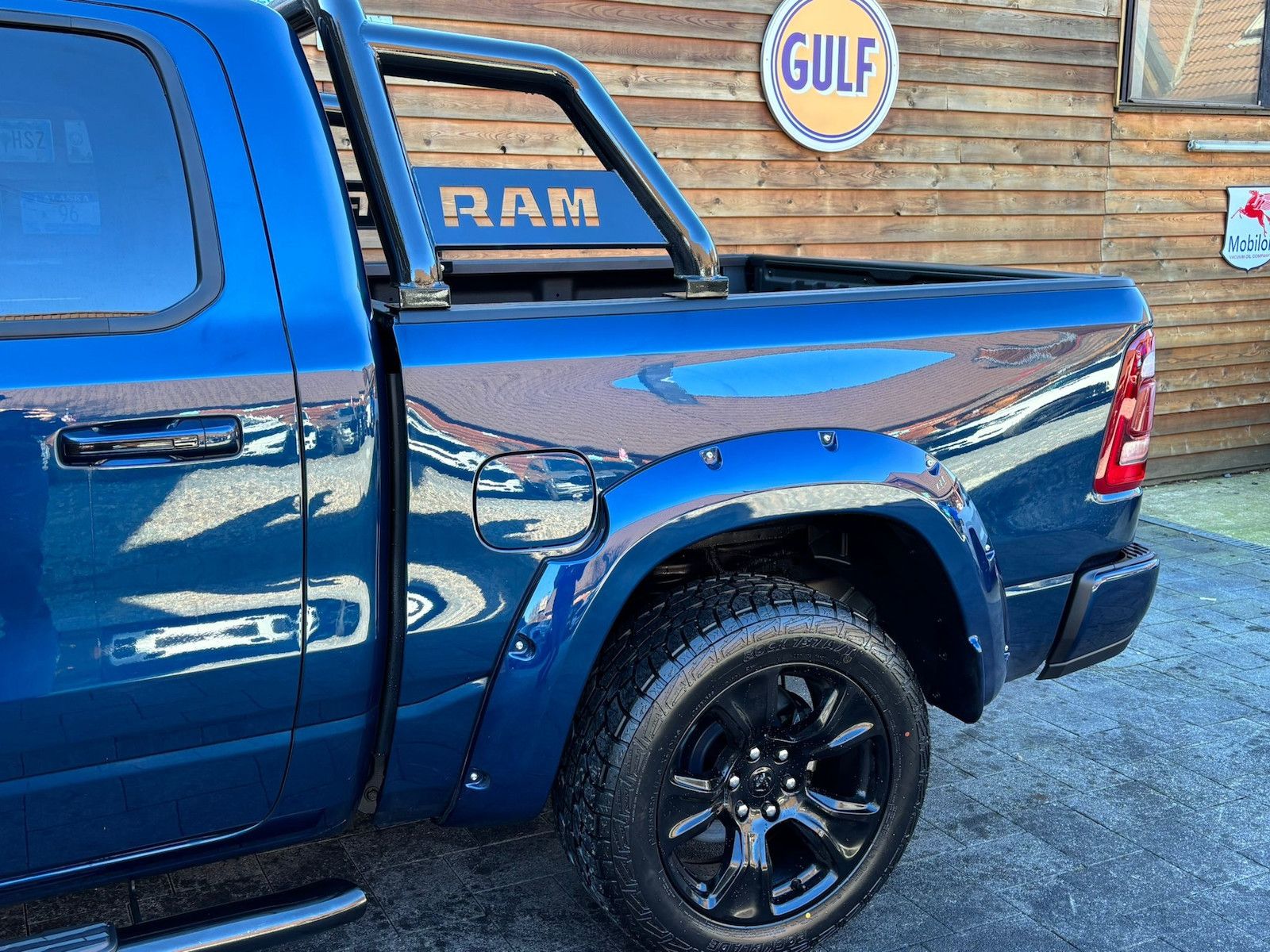 Dodge RAM 1500 Laramie LED AHK Memory 4x4 LPG