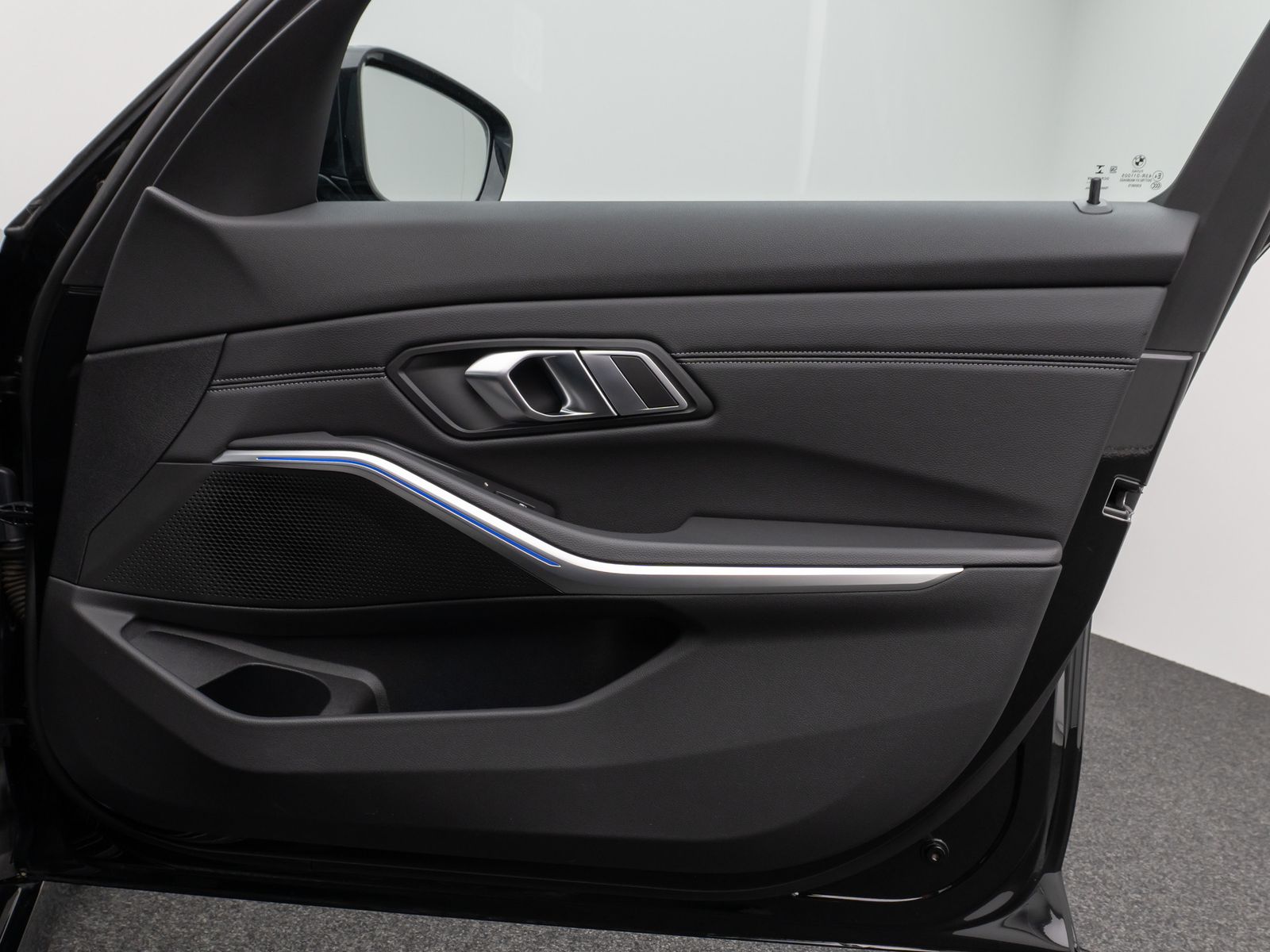 BMW 320d SportLine - Samsaru's Car Outlet