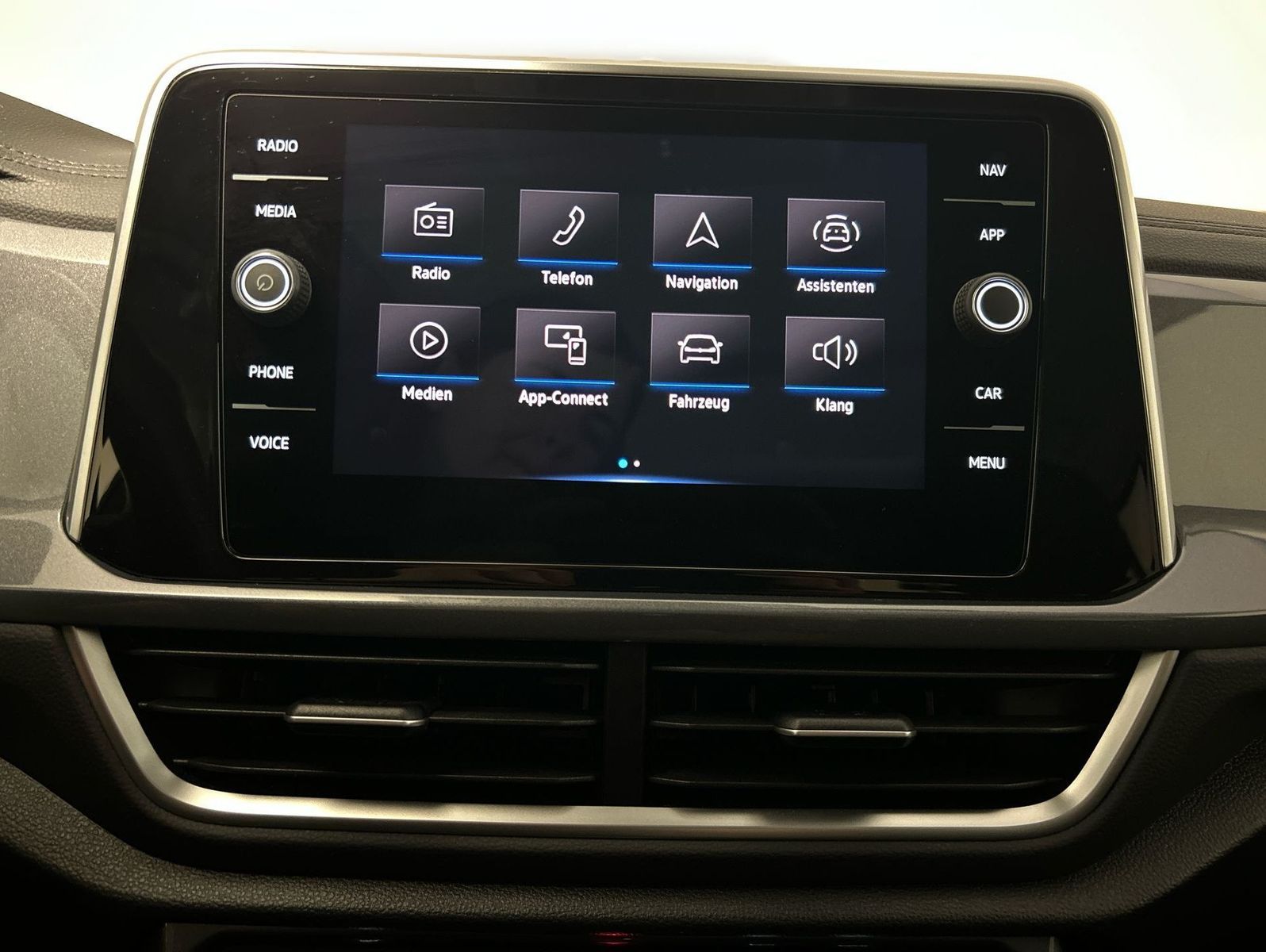 Volkswagen T-ROC 1.5 TSI DSG Style - Samsaru's Car Outlet