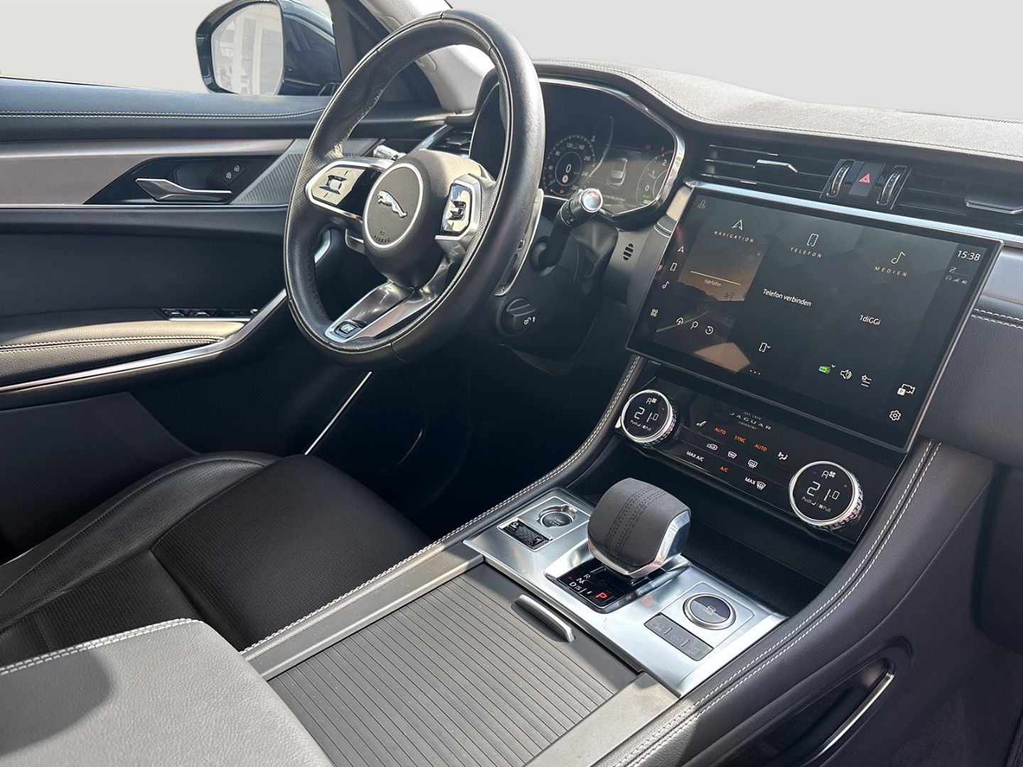 Jaguar F-Pace R-Dynamic S AWD Plug-In Hybrid P400e EU6d