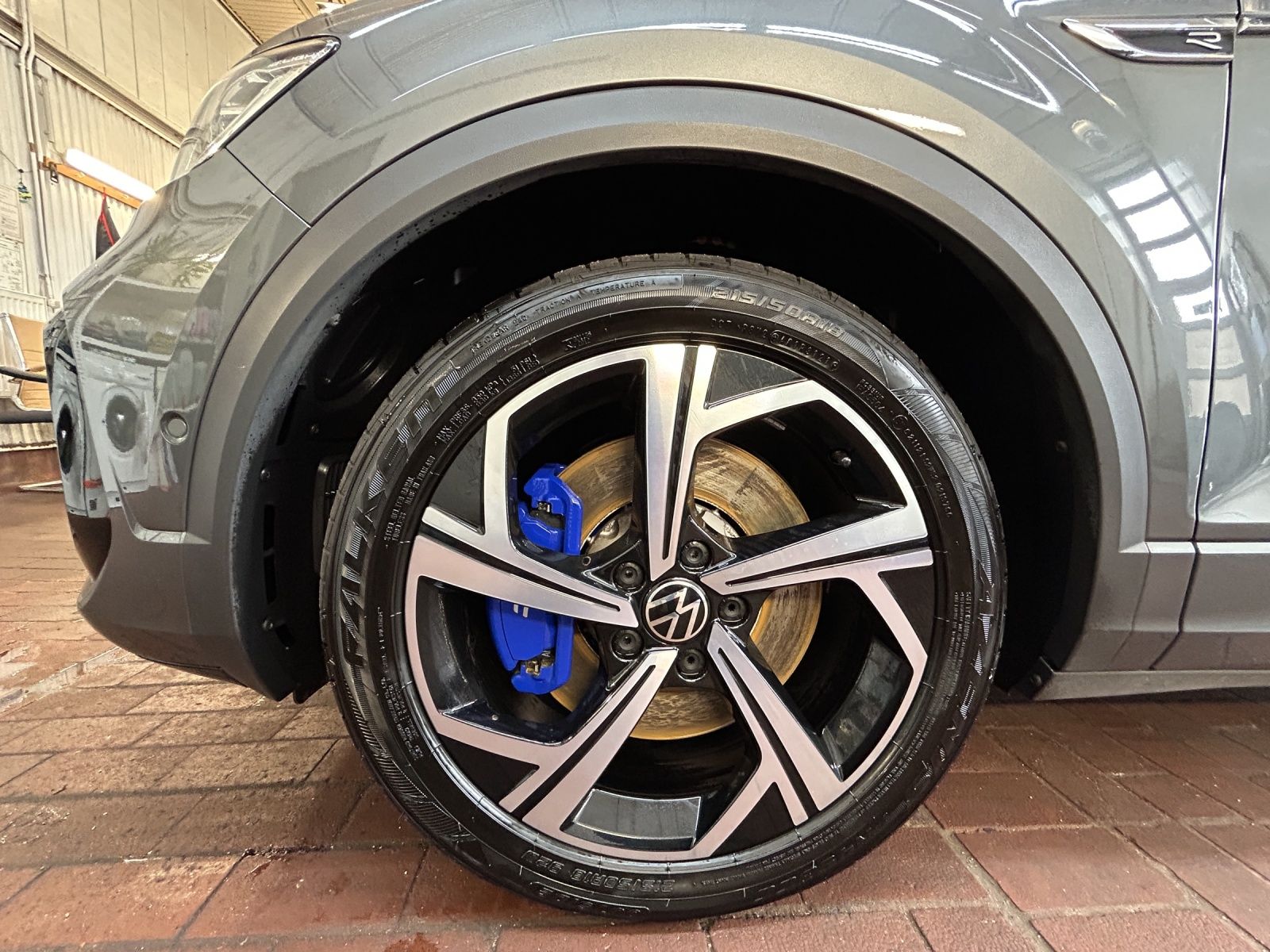 Volkswagen T-Roc R 4M DSG - Samsaru's Car Outlet