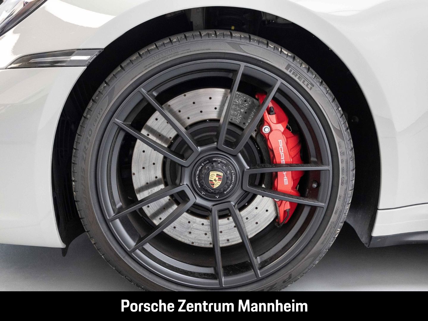 Porsche 992 911 Targa 4 GTS Matrix HA-Lenkung 18-Wege In