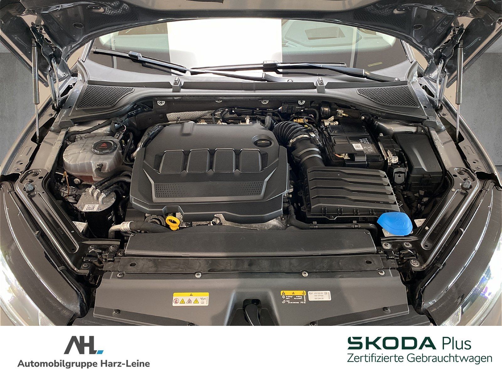 Skoda Octavia Combi 2.0 TDI Style 4x4 - Samsaru's Car Outlet